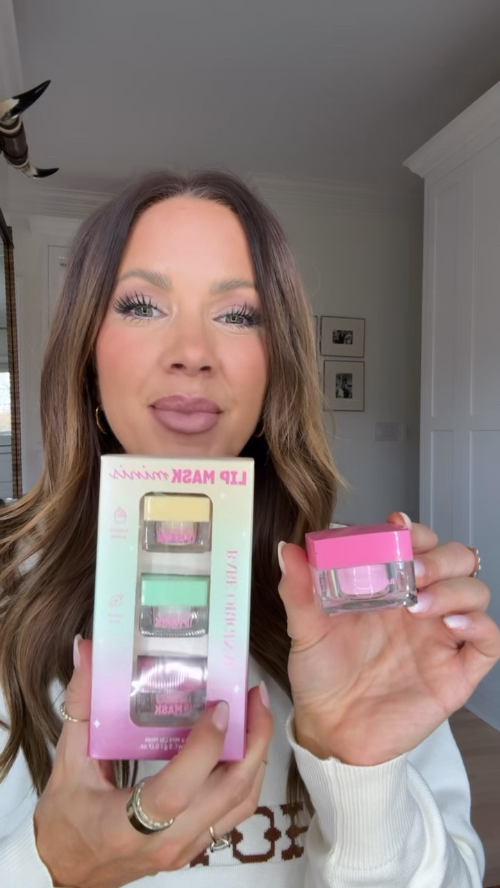 babe original black friday sale is 30% off! code betsy gives an additional 20% off! ♥️

#LTKGiftGuide #LTKHoliday #LTKSaleAlert