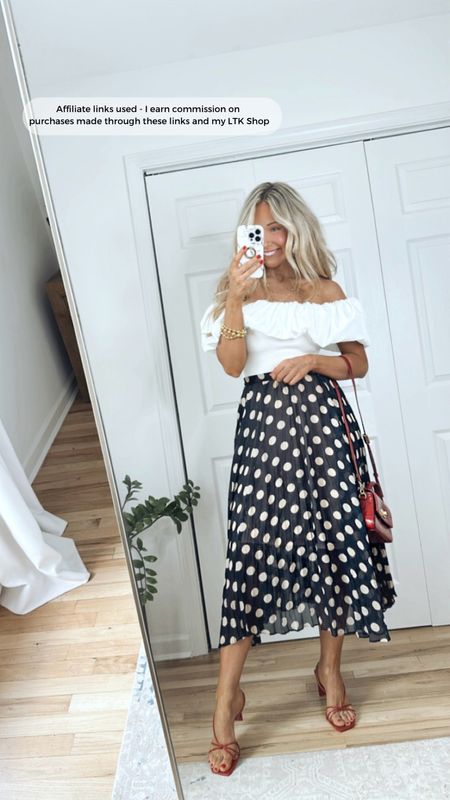 Summer outfit 
Dotted skirt
Off the shoulder top