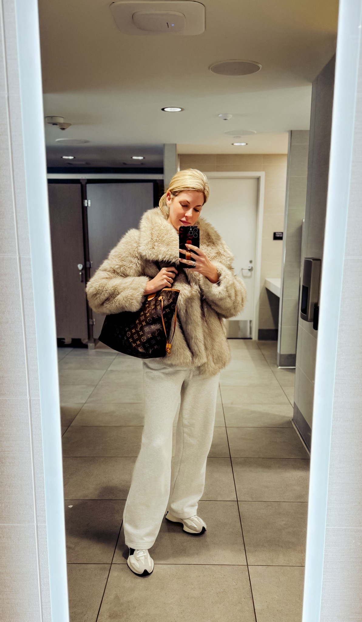 Airport OOTD but make it comfy + put-together ✈️

When I’m flying home, it’s comfort first — but it still has to work. This airport outfit is soft, breathable, and polished enough to go straight from the plane to real life. Think elevated loungewear, layers that travel well, and pieces I’ll wear on repeat long after touchdown.

Everything is linked for easy travel styling ✨
Tap to shop my go-to airport outfit formula.

#AirportOOTD #TravelOutfit #ComfyChic #TravelStyle #ElevatedLoungewear #WomenOver30Style #TravelEssentials #LTKtravel #LTKstyle #LTKfinds #AirportStyle

#LTKTravel #LTKHoliday #LTKootd