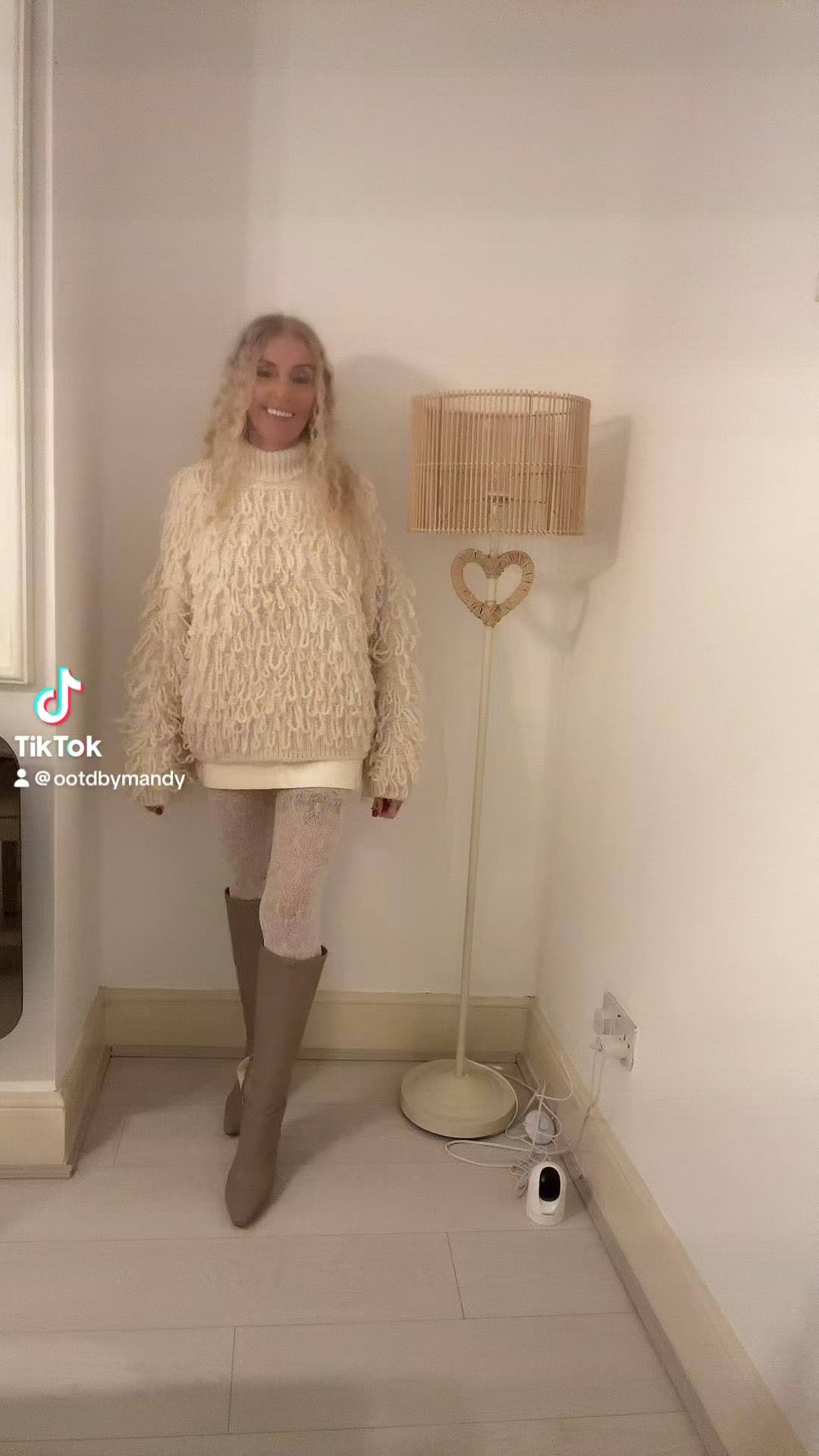 Winter white outfits inspo 🤍🤍

#LTKstyletip #LTKwinter #LTKshoes