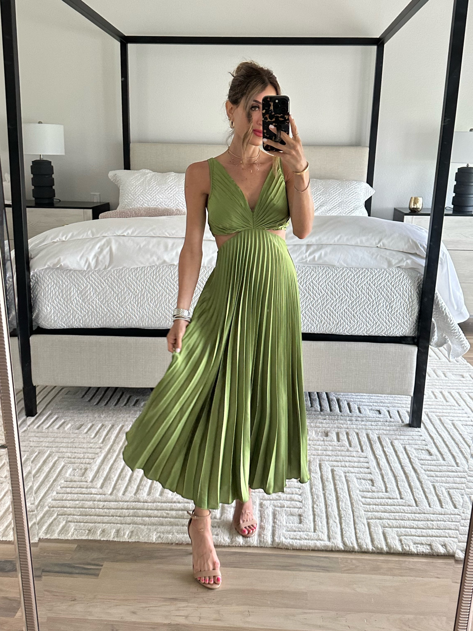 Cutout wedding guest dress size xxs petite 

#LTKfindsunder100 #LTKSeasonal