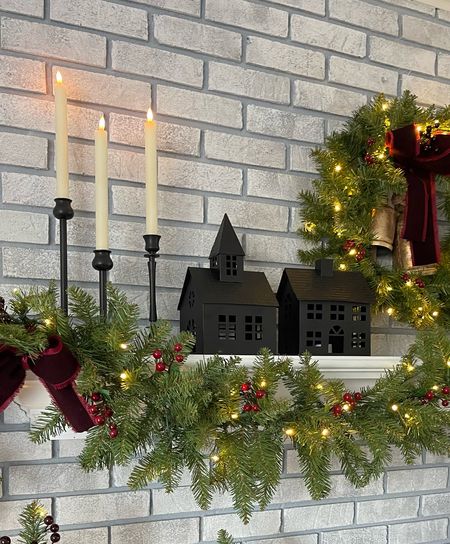 Candles add an instant festive and cozy element to holiday and Winter decor. Christmas decor ideas, holiday decor, cozy decor, hygge decor, koselig. 