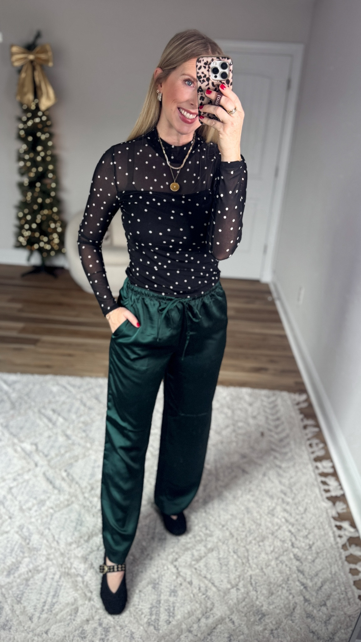 Daily try on, loft satin trousers, Maurice’s polka dot top

Small 

#LTKootd #LTKFindsUnder50
