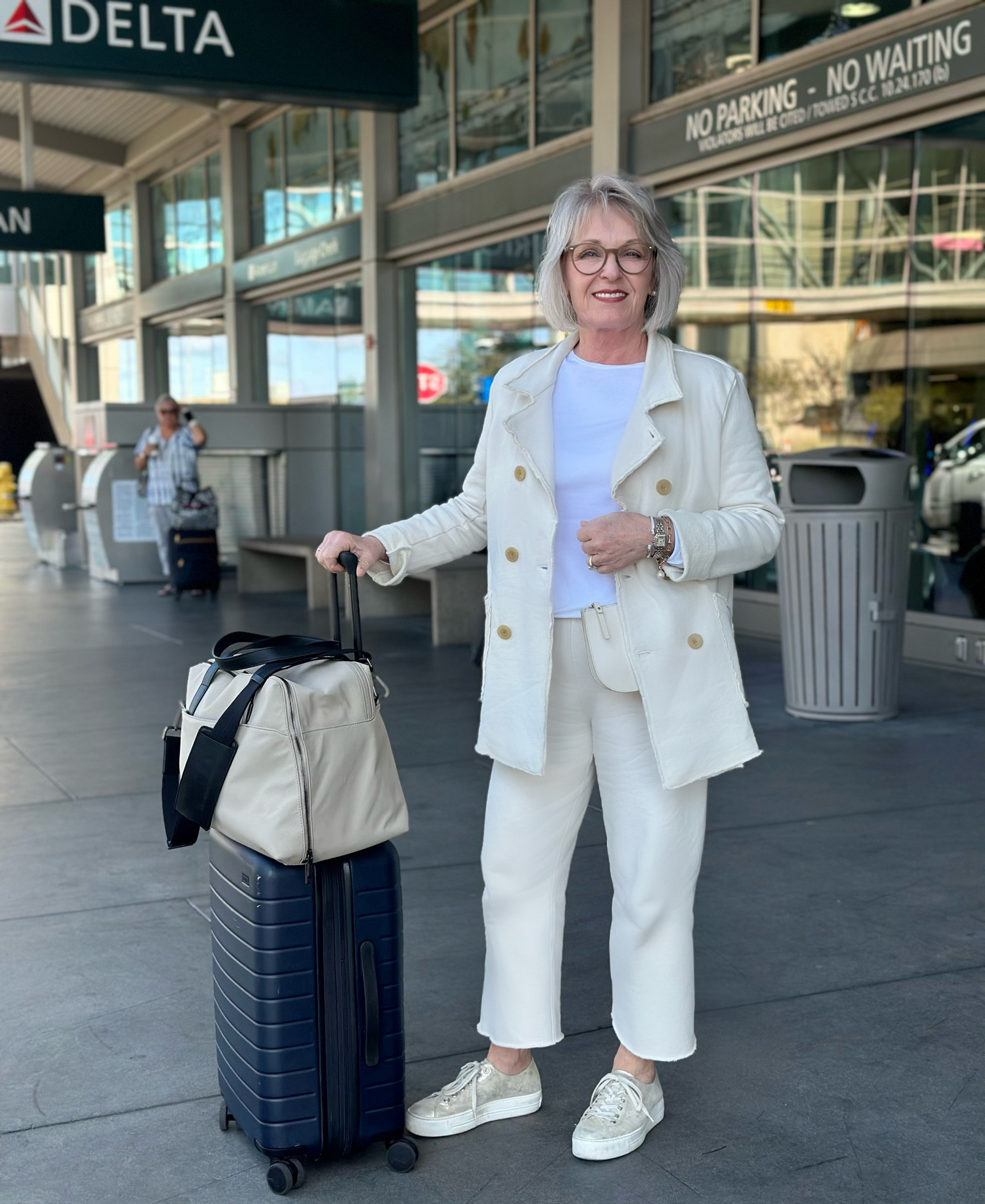 For the first time ever, all @frankandeillen travel sets are 30% off for two days Aug 25-16. 
These sets come in lots of styles in fabulous colors. 
The triple fleece fabric is cozy and warm but never too hot 
Wearing London Travel set in size S



#LTKTravel #LTKStyleTip #LTKSaleAlert