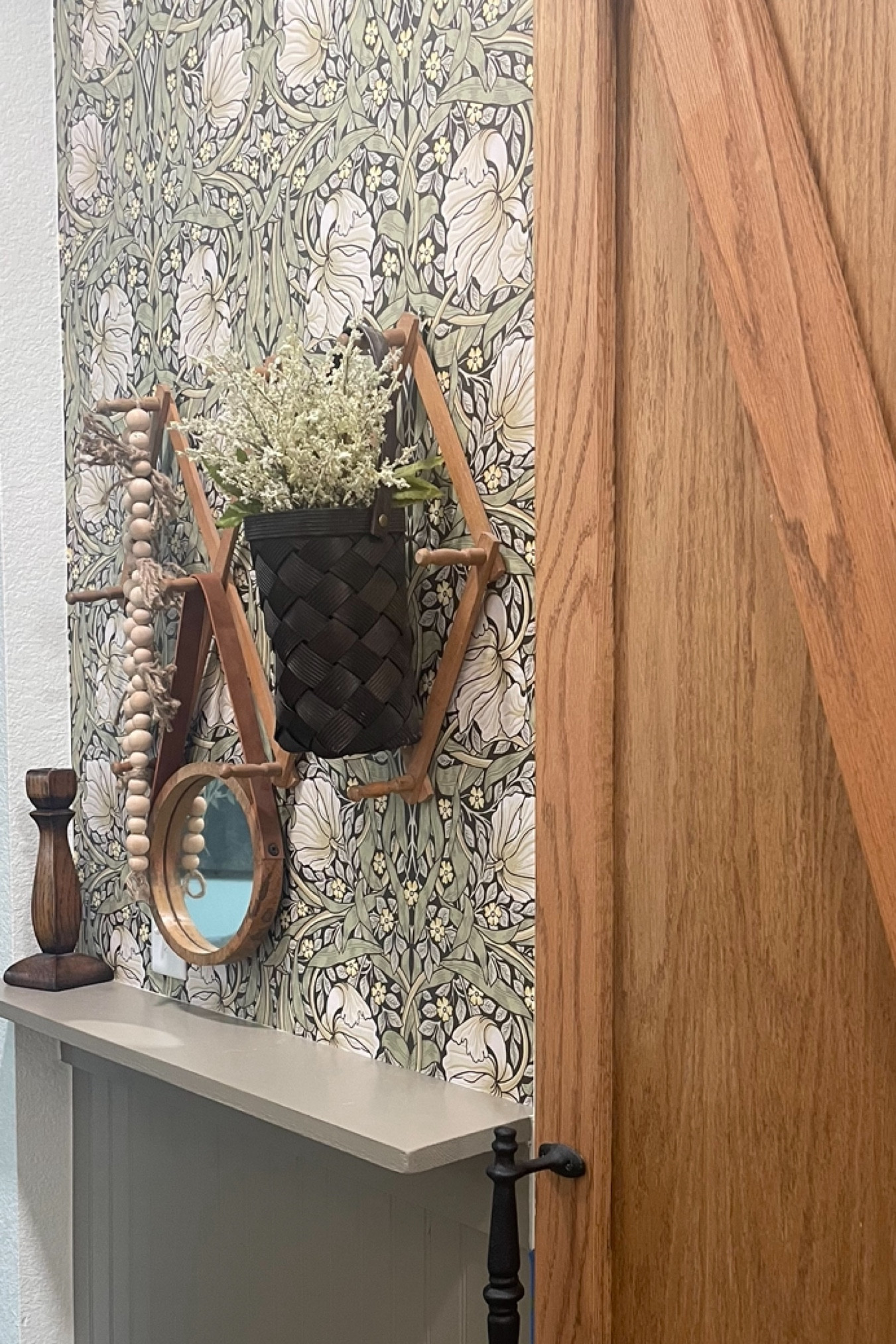 Amazing Amazon wallpaper that is budget friendly and so easy to apply!

#LTKHome