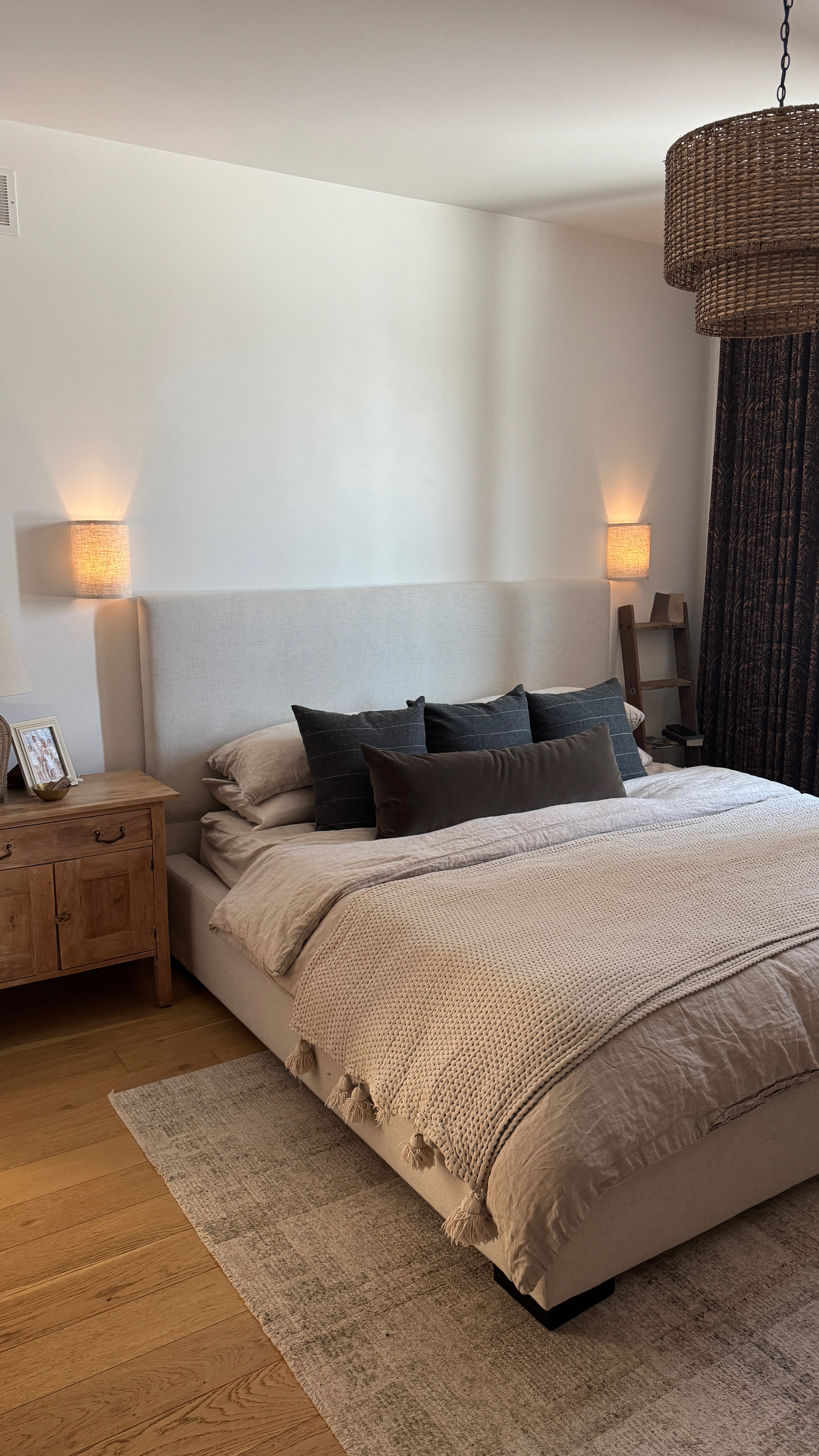 AMAZON: Battery Operated (dimmable)  Linen Wall Sconces 

#wallsconce #amazonhome #amazonfinds #lighting 

#LTKWatchNow #LTKHome #LTKFindsUnder50