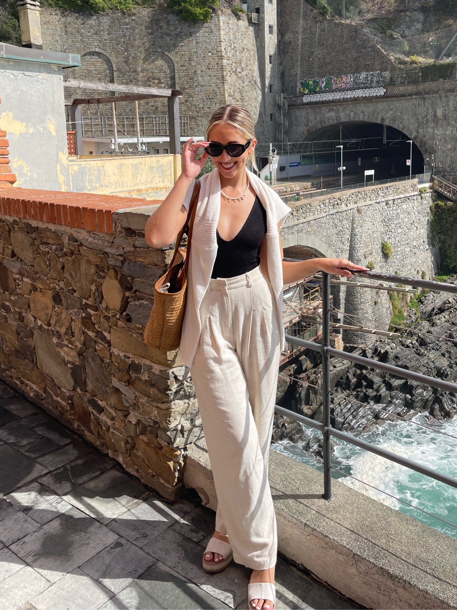 italian honeymoon vibes 

italy fashion, transitional outfit, fall outfit, trousers, wide leg trousers