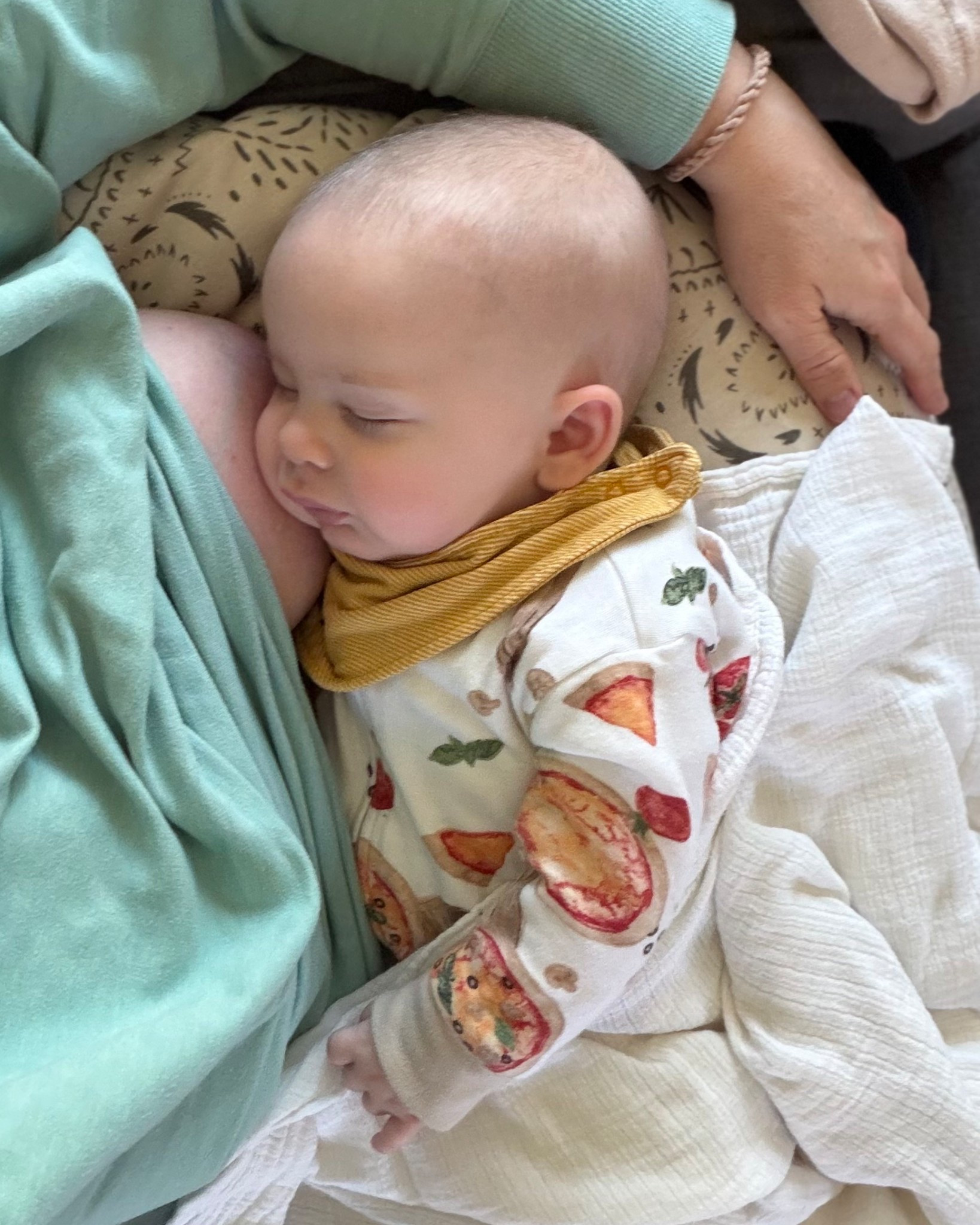 The best pillow ❤️

#LTKHoliday #LTKBump #LTKBaby
