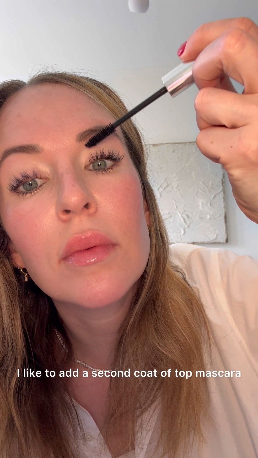 One of my holy grail, MVP makeup products of all time is this #clinique bottom lash mascara. No smudging at all and the small brush is perfection for really getting in there. #clinique #cliniquepartner 