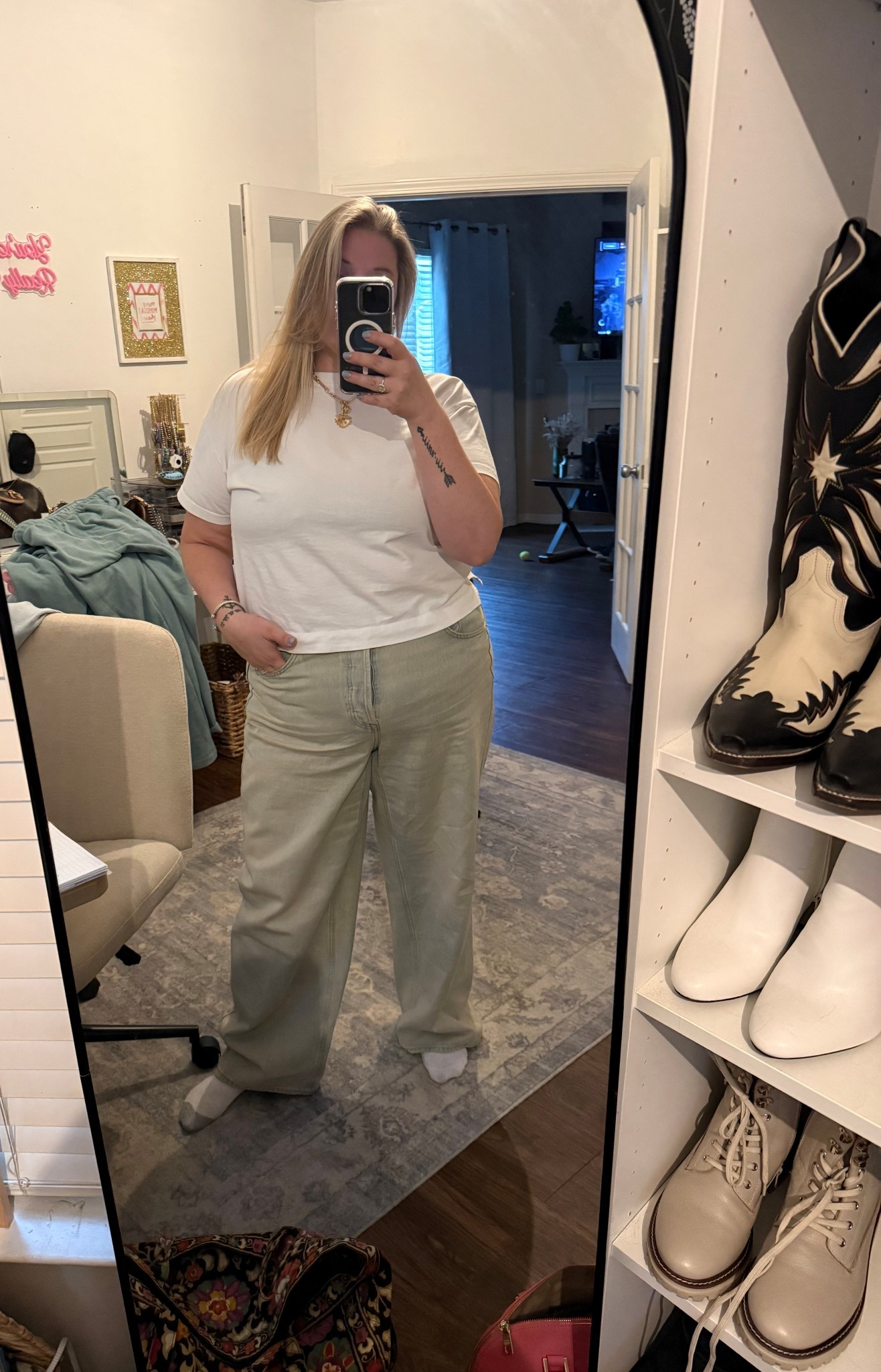 Busy Monday! Today was rain 🌧️ here in charlotte so I just kept it casual with Universal Jeans from Target 🎯 and this white crop top from Old Navy. 

#LTKWorkwear #LTKPlusSize #LTKFindsUnder50