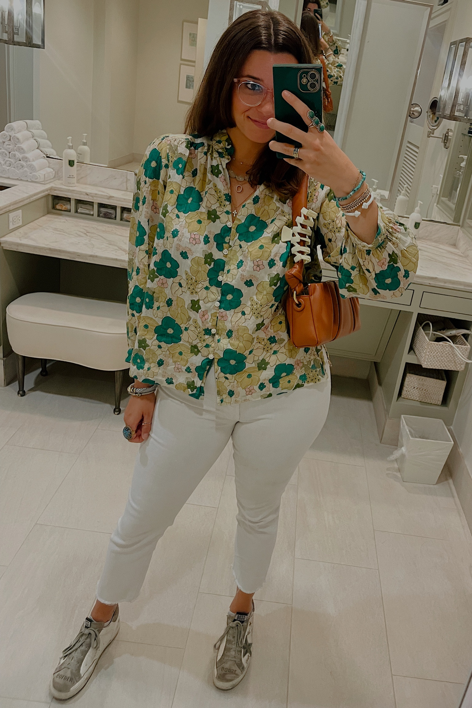 Breaking out the jeans! 💐💐😎


#LTKstyletip #LTKitbag #LTKworkwear