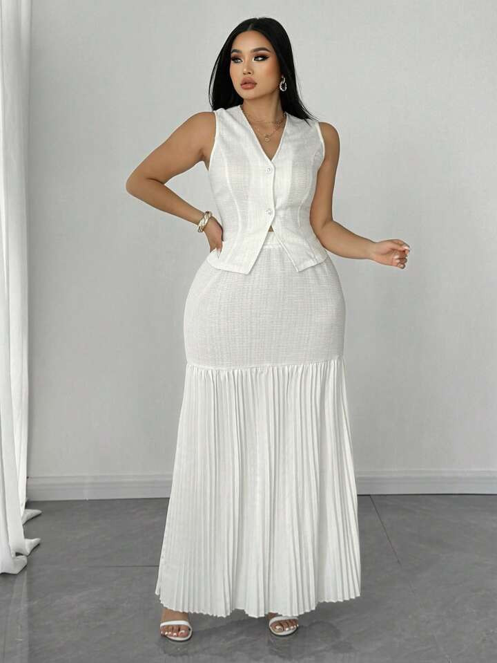 Celure Plus Size 2pcs Set Women V-Neck Vest Top And Pleated Long Skirt | SHEIN