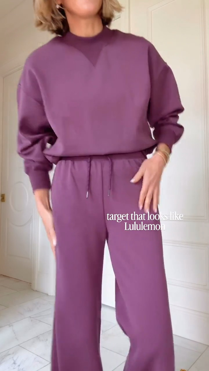So impressed with this target matching set. I'm wearing g size small in top and xs in bottoms that fit ts
