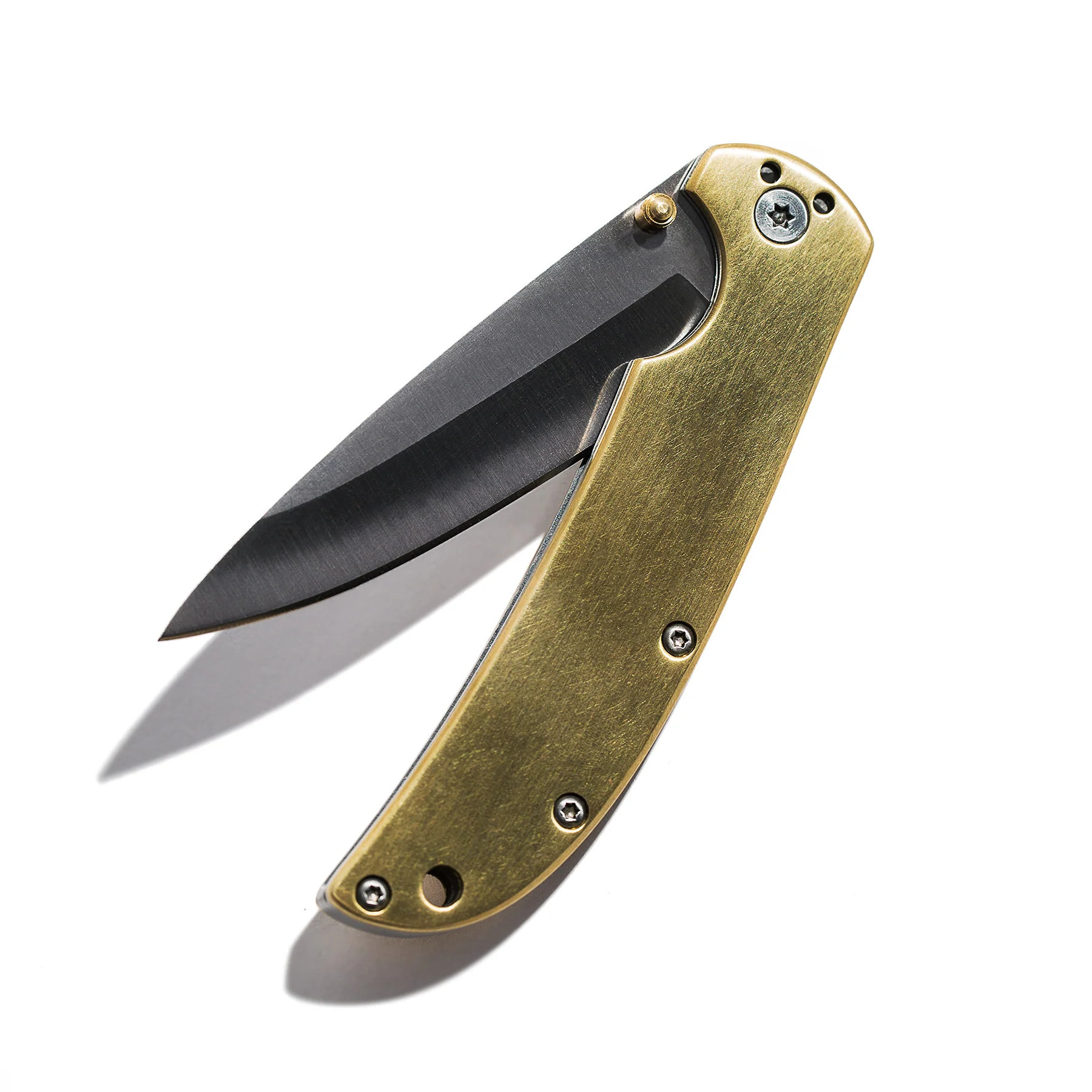 The Drop Point Knife in Brass | Taylor Stitch