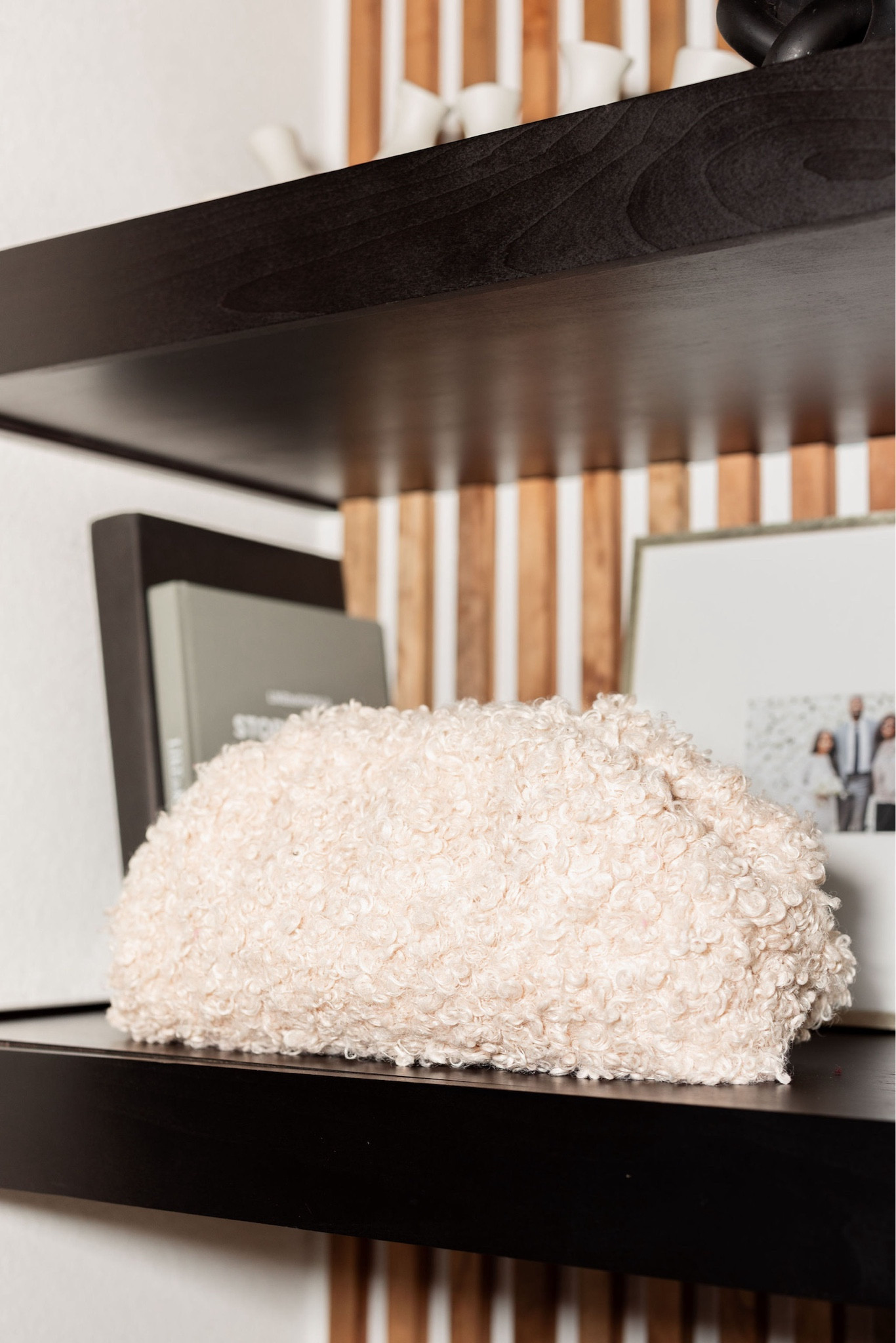 A favorite fall clutch of mine! The sherpa detailing gives it texture and warmth! Pairs well with a ton of looks

#LTKItBag #LTKFindsUnder100 #LTKStyleTip