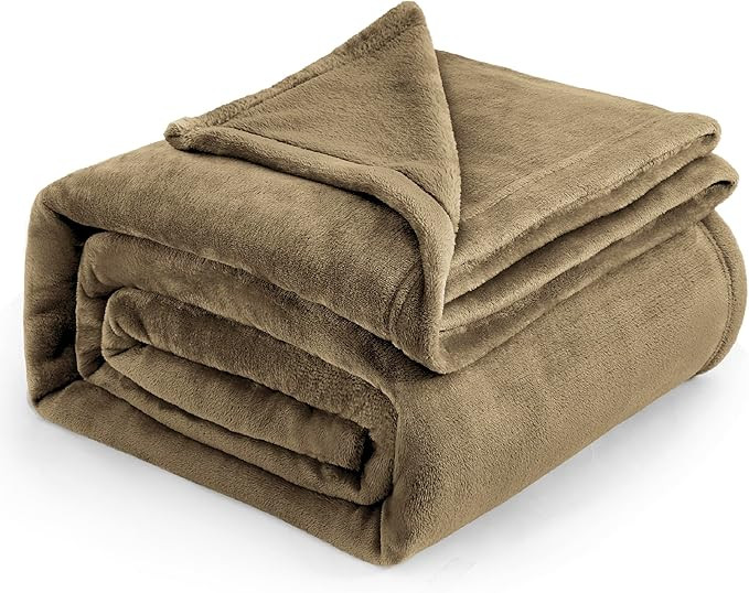 Bedsure Fleece Blanket Queen Blanket Camel - Bed Blanket Soft Lightweight Plush Fuzzy Cozy Luxury... | Amazon (US)