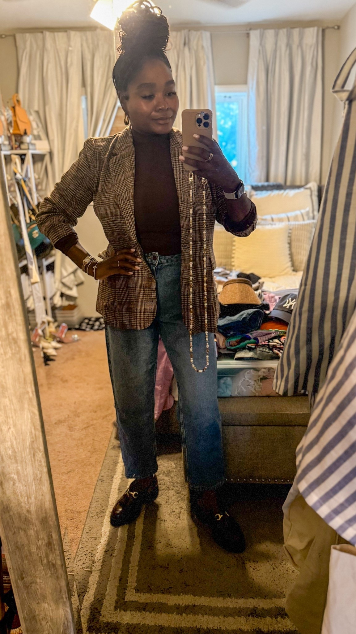 This blazer is fitting my dark academia aesthetic 🤎 and under $50!

#LTKFindsUnder50 #LTKStyleTip #LTKOver40