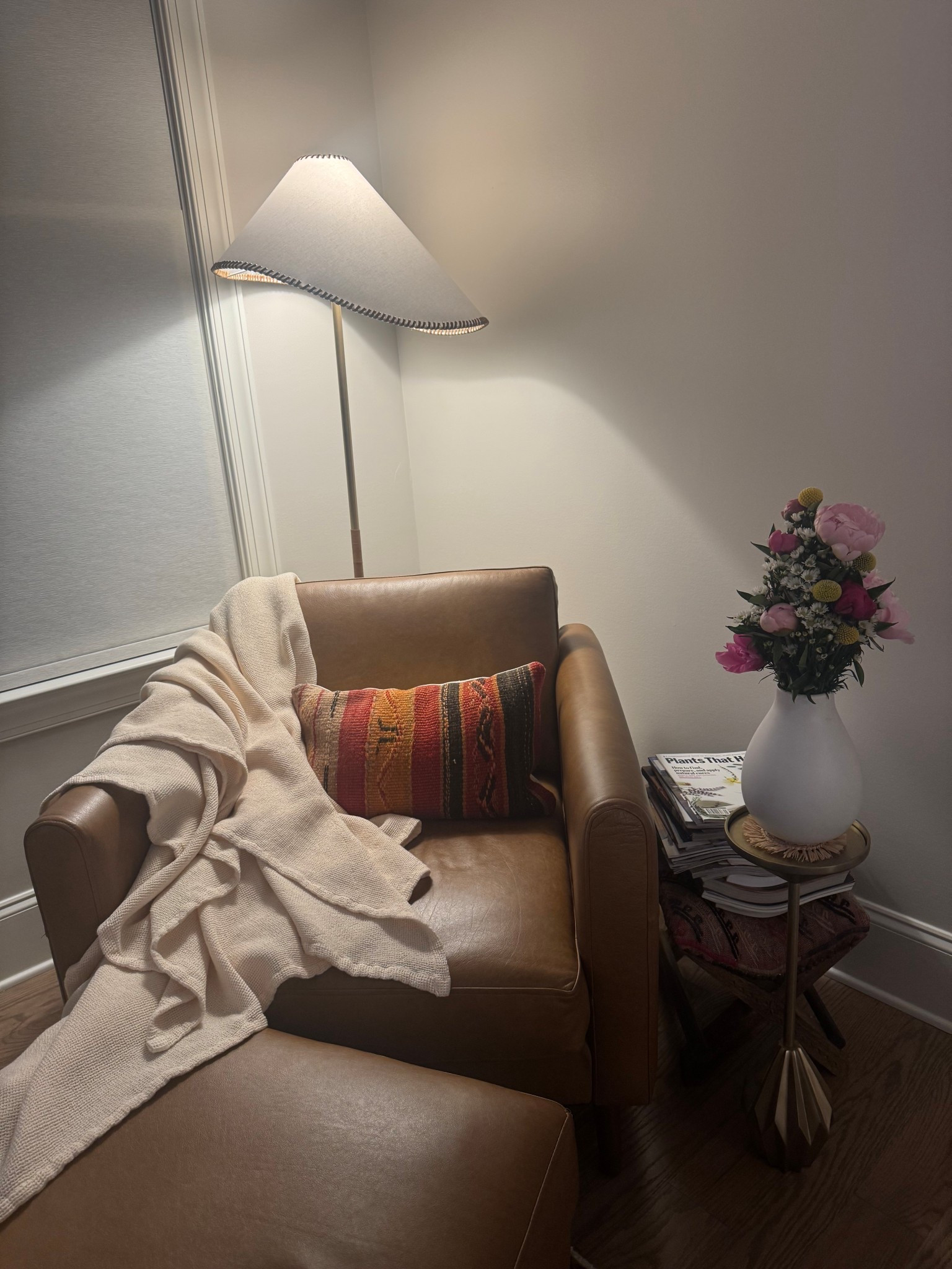 Cozy corners 🤝🏽 thoughtful + comfy details

#LTKHome #LTKU