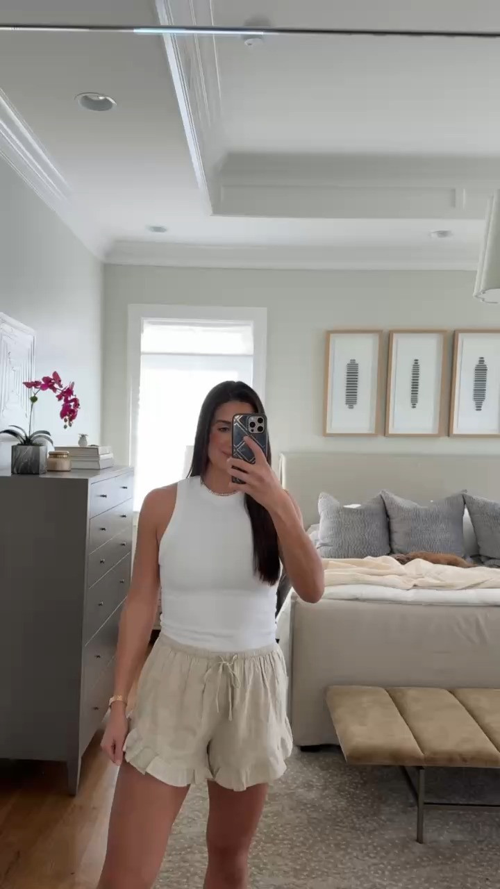 Flowy ruffle shorts perf for spring ☀️

TTS: m

Abercrombie, a&f, Shopbop, vitamin a, tank, linen outfit, linen shorts outfit, beach outfit, vacay outfit, Grace white
 

 

#LTKmomlife #LTKSeasonal #LTKootd