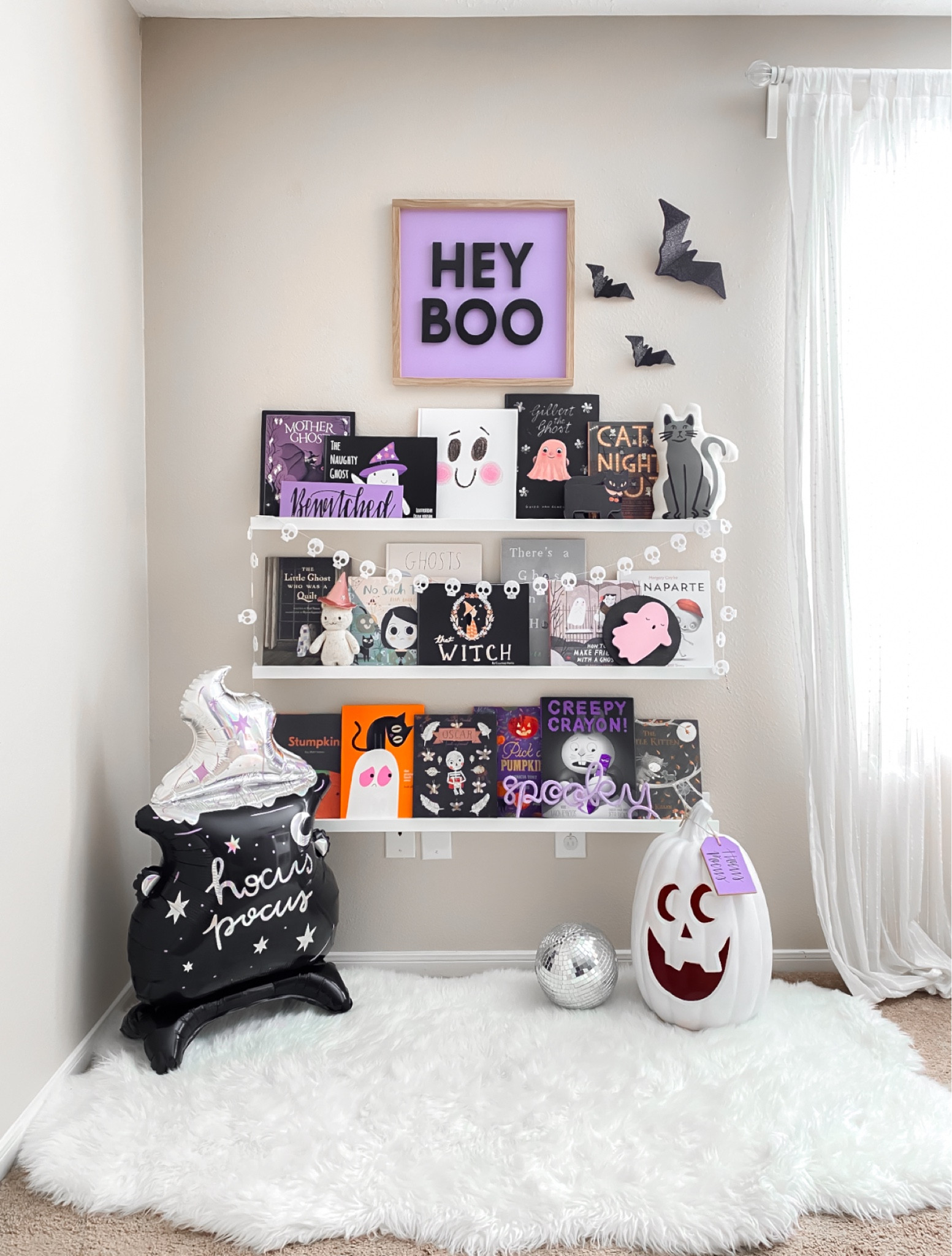Halloween Children’s Books & Bookshelf Decor 

#halloween #halloweendecor #kids #playroom #bookshelfie #bookshelf #playroom 

#LTKFamily #LTKSeasonal #LTKKids