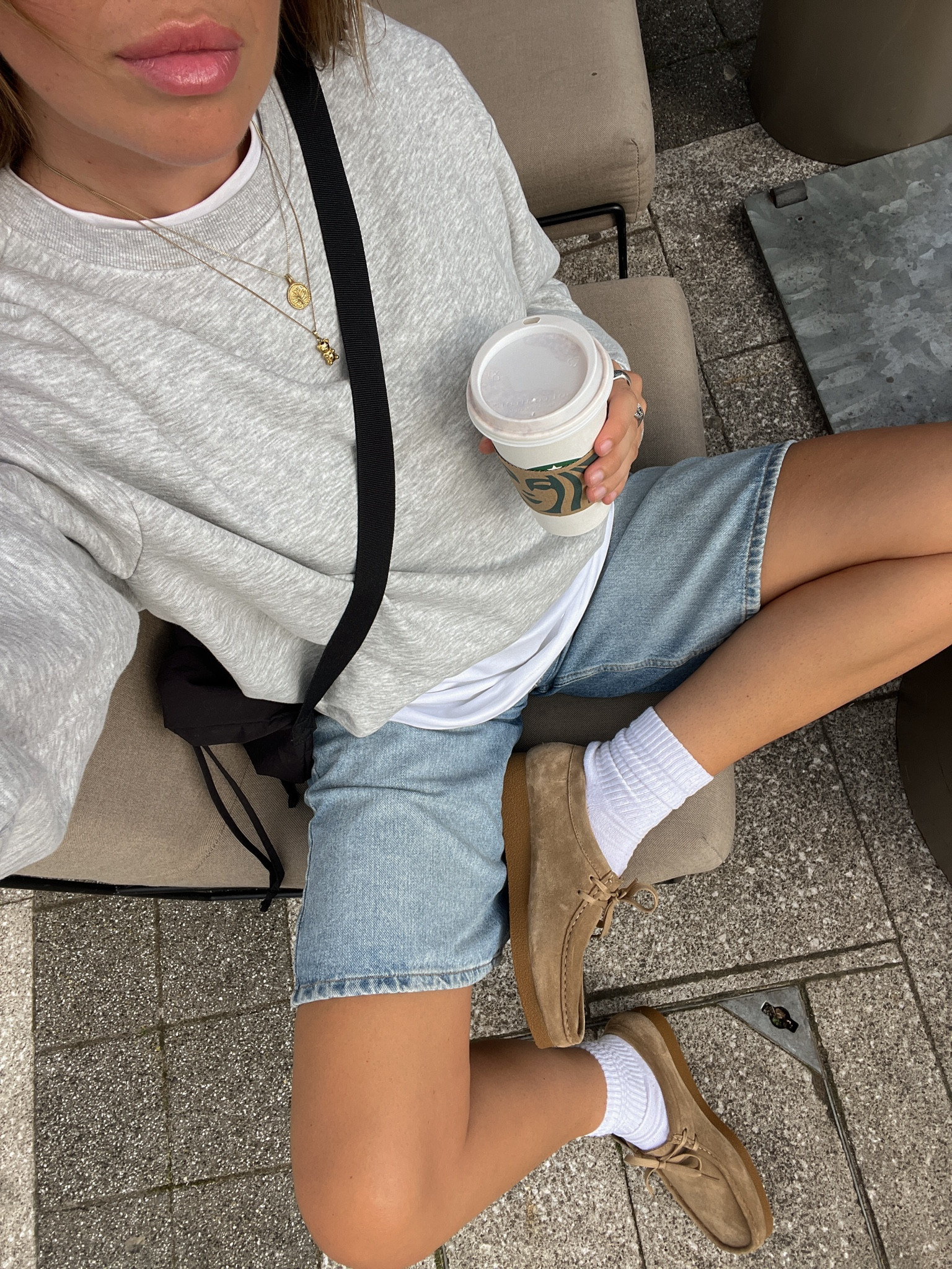 Autumn is coming 🍁 Wearing a marl grey oversized sweatshirt from H&M, a white oversized Uniqlo tshirt, baggy blue denim jorts from Urban Outfitters and Clark’s Wallabees #AugustBrandSpotlight

#LTKuk #LTKeurope