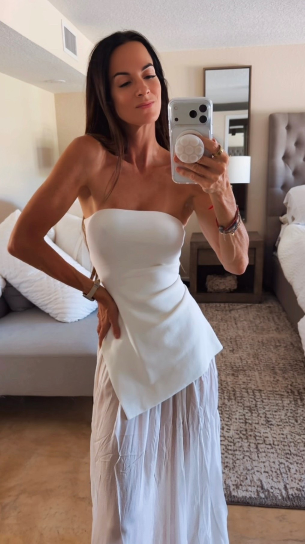 White outfits just hit different. 🤍✨

Two tops, two skirts. Three completely different vibes.

Look 1: Lace skirt for that soft, romantic moment.
Look 2: Sheer skirt because a little drama never hurt anybody.
Look 3: The same sheer skirt with an asymmetric bandeau for a modern twist.

Proof that a few great pieces can create an entire wardrobe. Which one are you reaching for?

XXS long bandeau
XS asymmetrical bandeau
0 skirts

#SummerStyle #WhiteOutfit #NeutralStyle #ResortWear #StyleInspo

#LTKdayinmylife #LTKgrwm #LTKootd