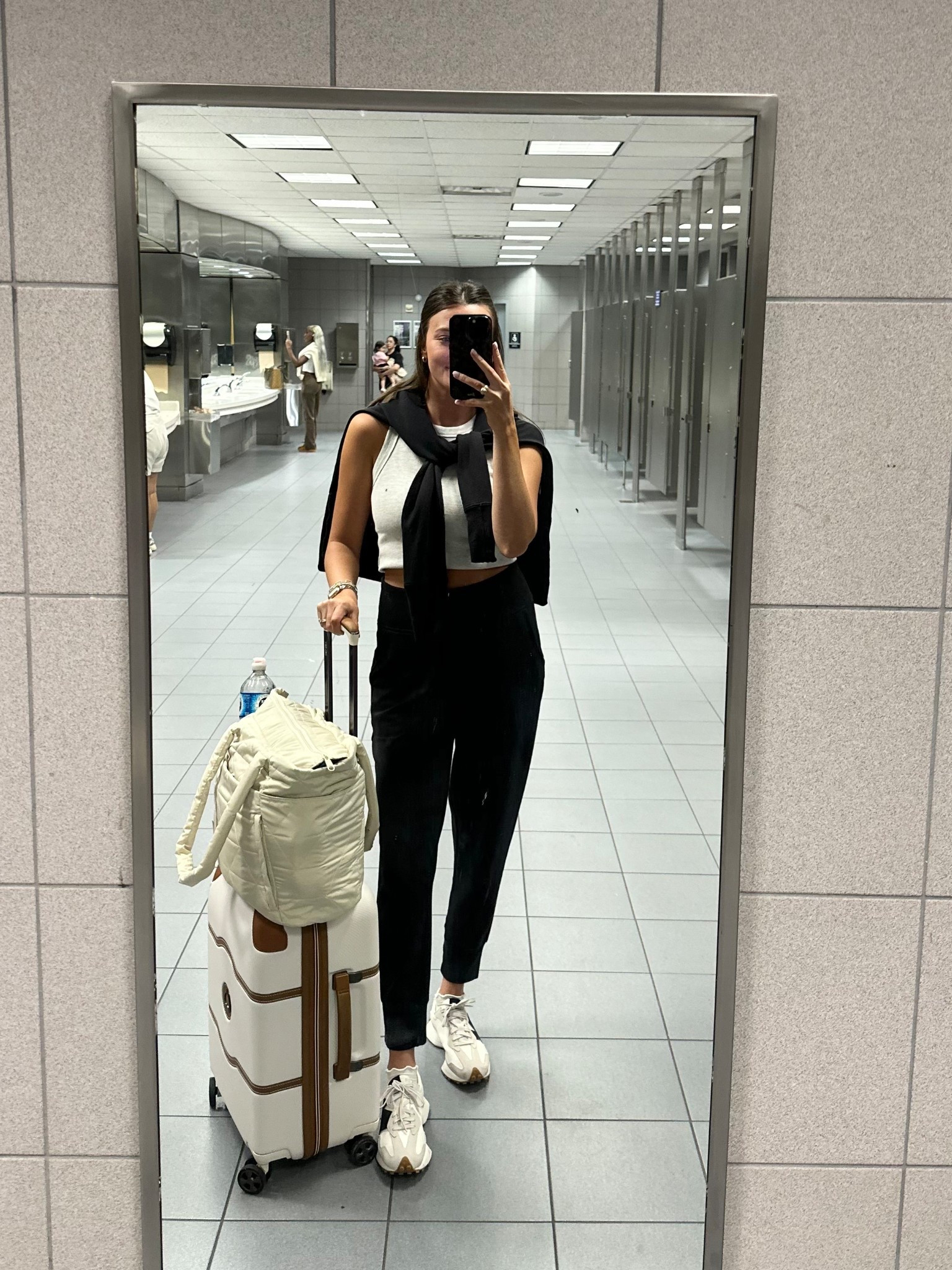 travel outfit! ✈️ 
wearing a M in all! 