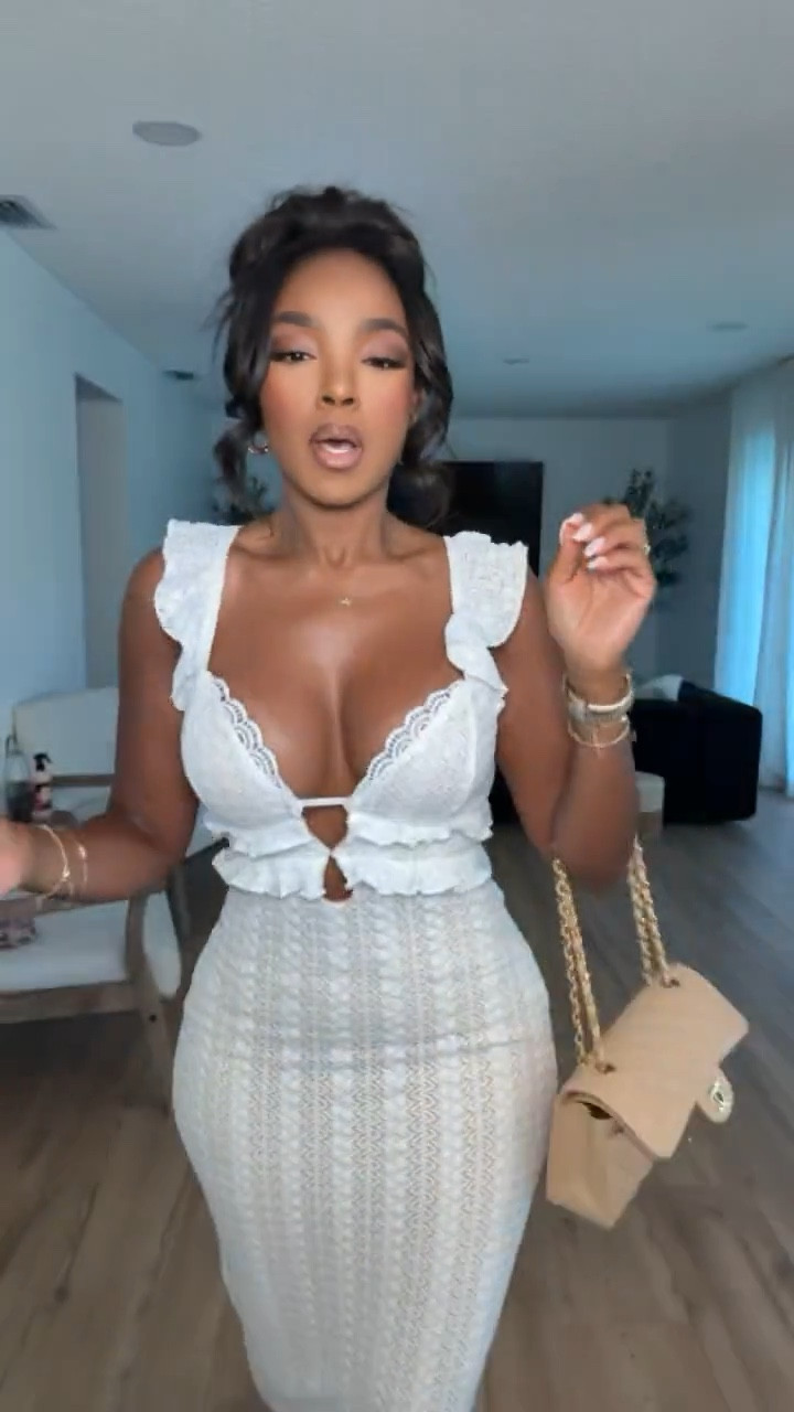 Scroll to shop this elegant white maxi dress 🤍

A statement dress like this is the kind you keep forever—timeless, flattering, and easy to restyle for different occasions so your cost per wear keeps dropping.

Perfect for bridal events, vacations, date nights, and special occasions.

📏 Measurements: 5’4”, 140 lbs, 34D bust, 27” waist, 40” hips

Follow me on Instagram and YouTube @kirasfashionfinds

  

#LTKootd #LTKMothersDay #LTKvlog