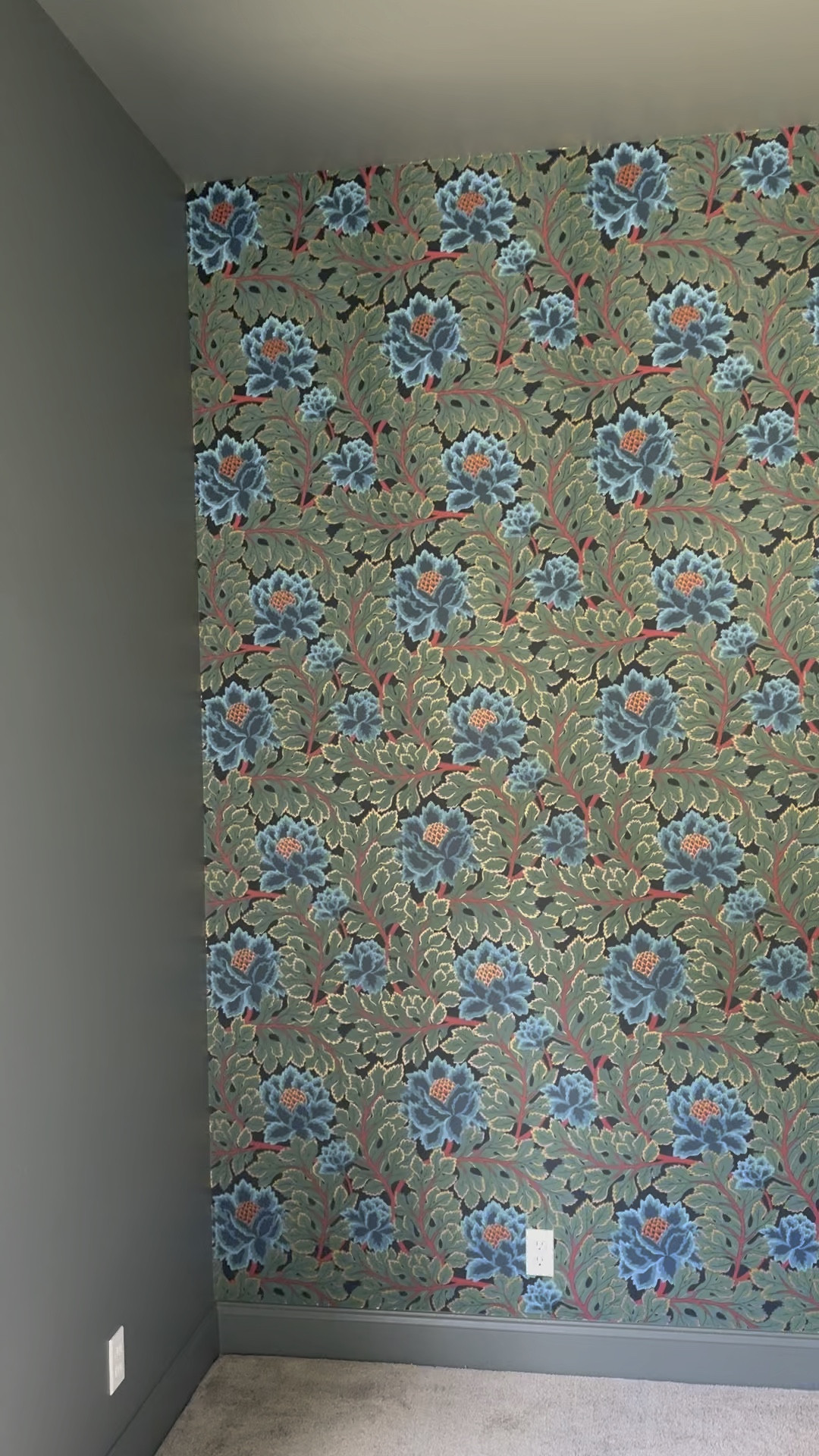 Stunning guest bedroom wallpaper installation! 

#LTKHome