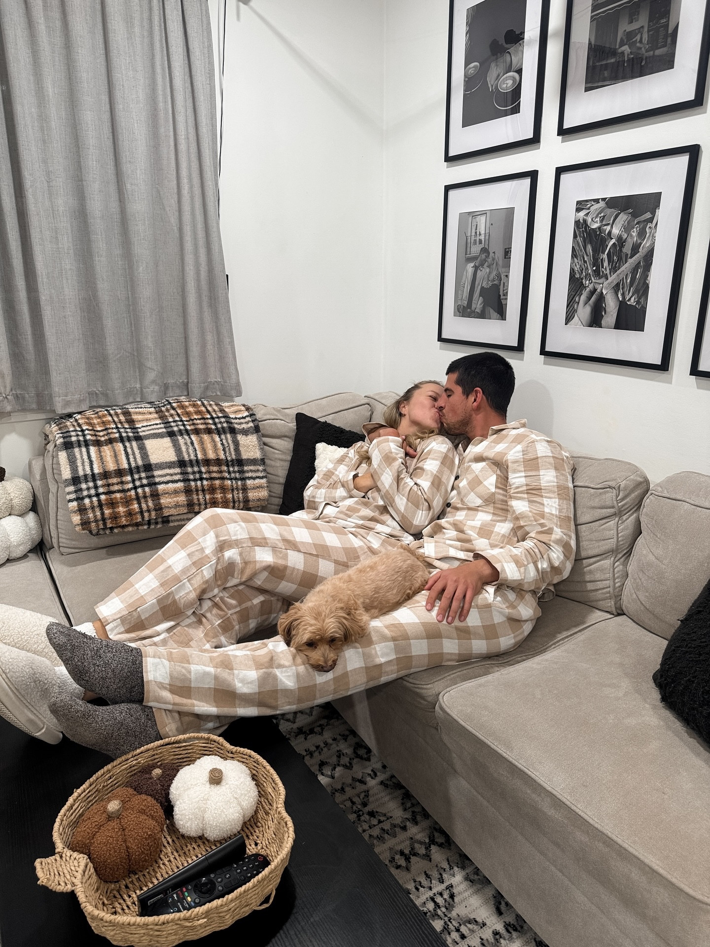 Love our lil fam🫶🏼🐶

#matchingpajamas #oldnavystyle #oldnavy #mylittlefamily #maltipoo #holidaypjs