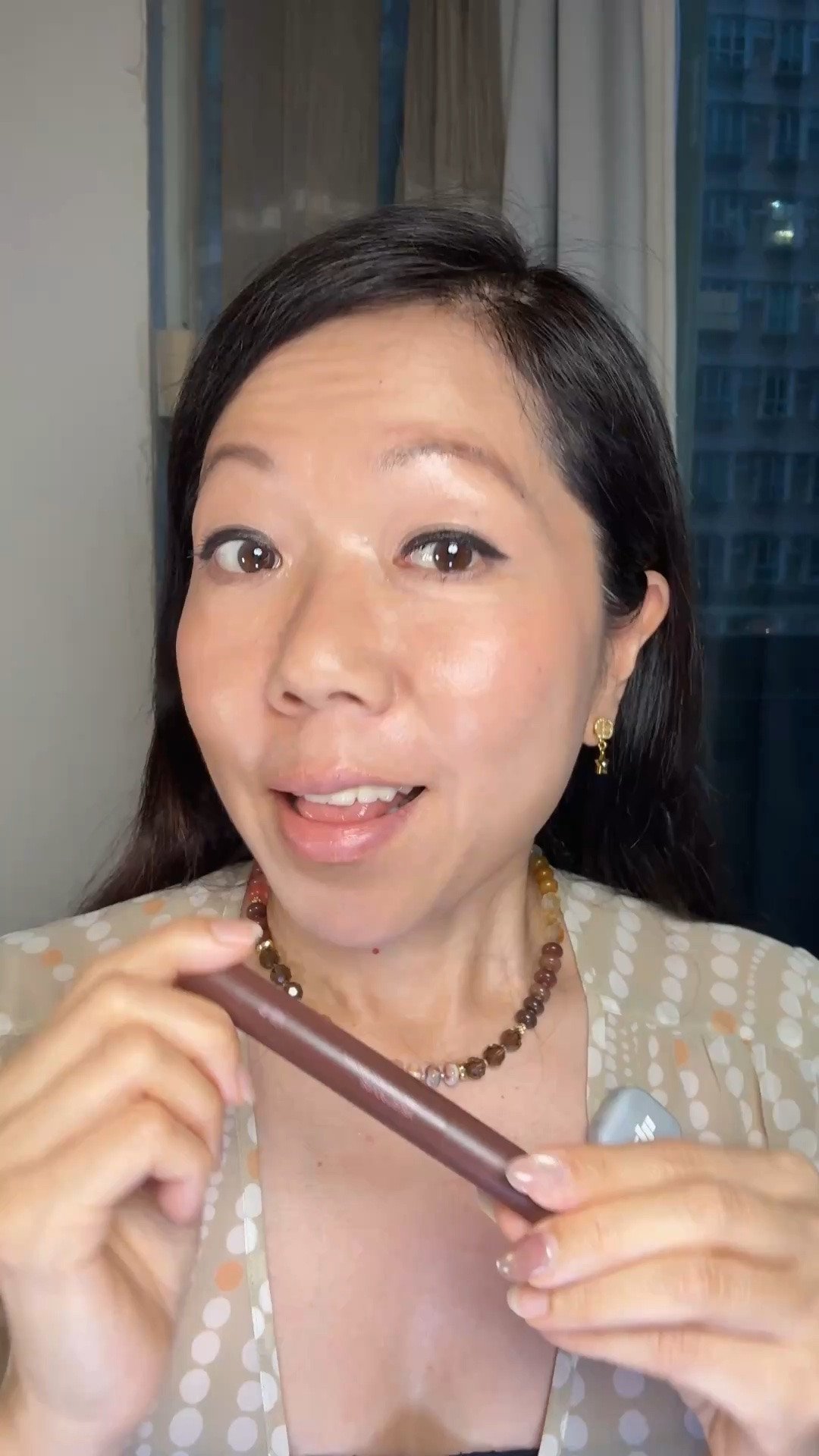One of the Best Velvet Matte Lipsticks I’ve Ever Tried! 💄

This lipstick has been all over my FYP, so I finally gave it a try!

The Joocyee Velvet Rouge in 1990 Vintage Brown has one of the softest velvet matte textures I’ve tried. It glides on effortlessly, gives my lips a naturally blurred finish, and feels surprisingly comfortable.

The best part? It stayed transfer-proof during my tissue test and even held up after the water test. 👀

Would I repurchase it? Absolutely! ❤️

Have you tried this viral lipstick yet? Is it worth the hype? Let me know! 👇

#cbeauty #joocyee #joocyeelipstick #velvetmatte #cbeautymakeup