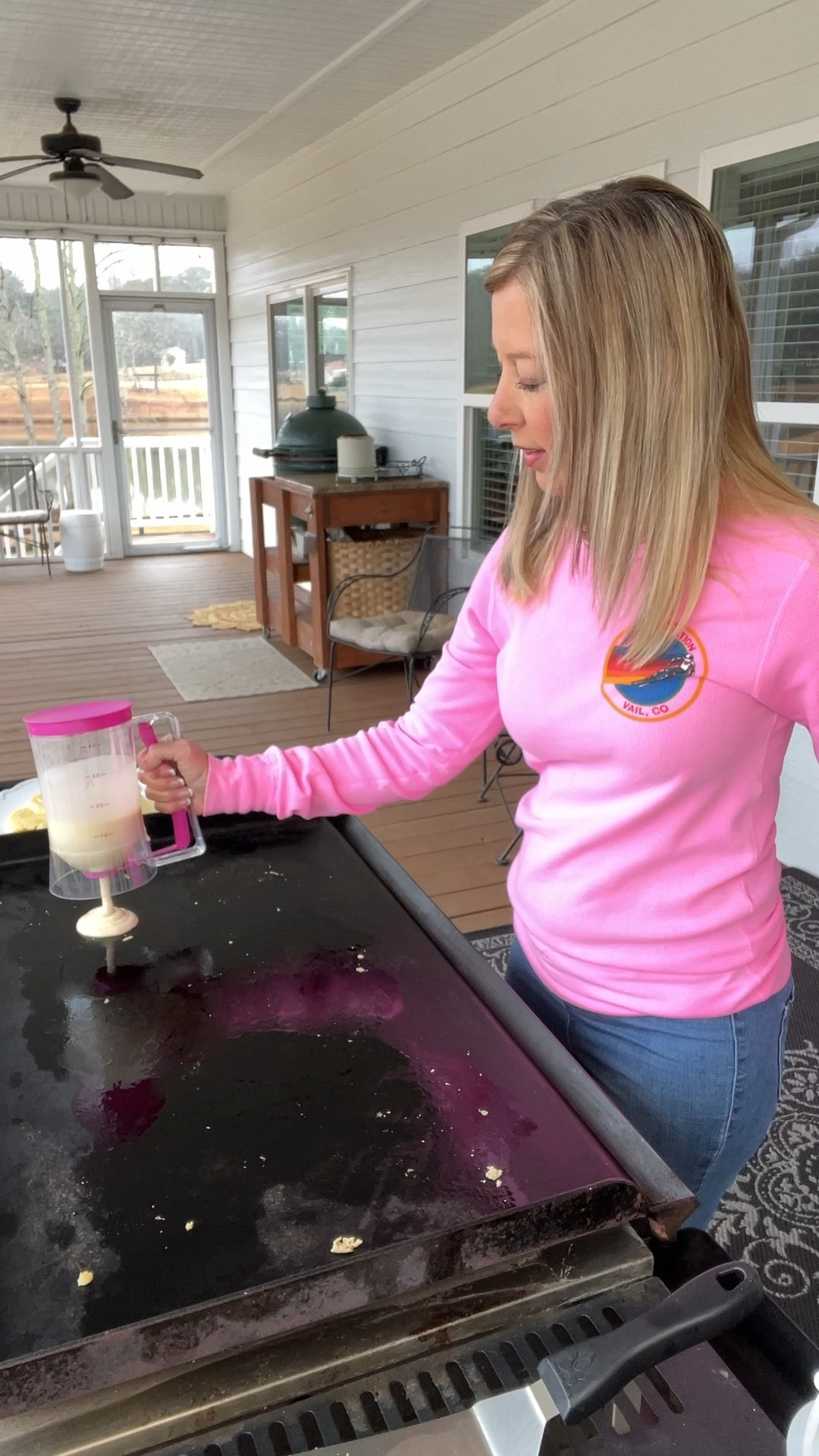You need a pancake dispenser!! 
