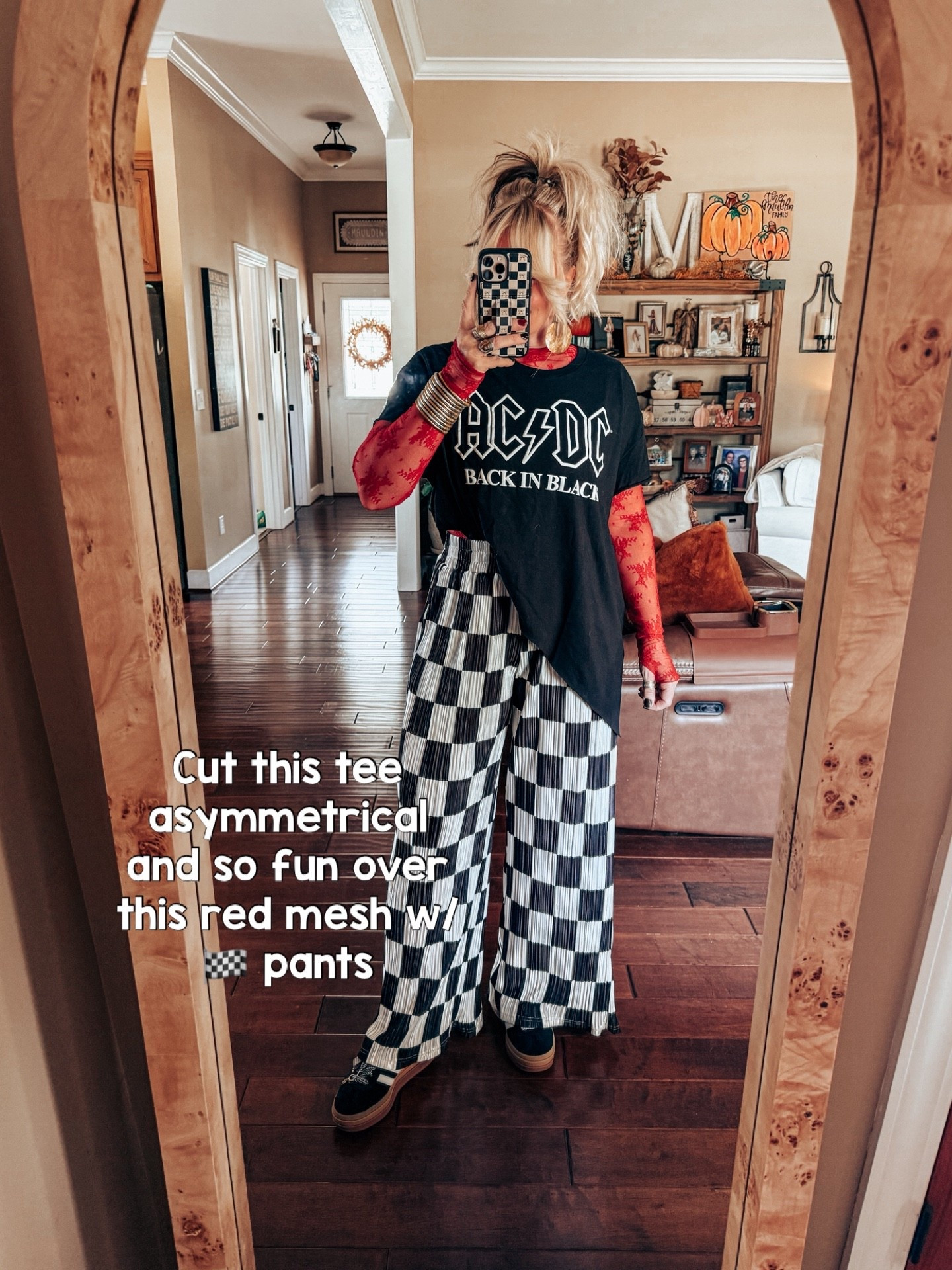 I’m a size 8/M & 5’6 
I size up one or two sizes in my tees. These pants are a size M. 
✨Earrings are @twistedsilver save with code MANDIE20 

#LTKOver40 #LTKStyleTip #LTKFindsUnder50