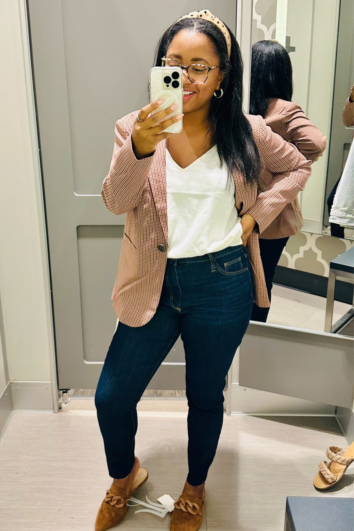 I just love a blazer paired with jeans! 

Blazer XS
Jeans 8
Top D

#LTKworkwear #LTKBacktoSchool #LTKFind