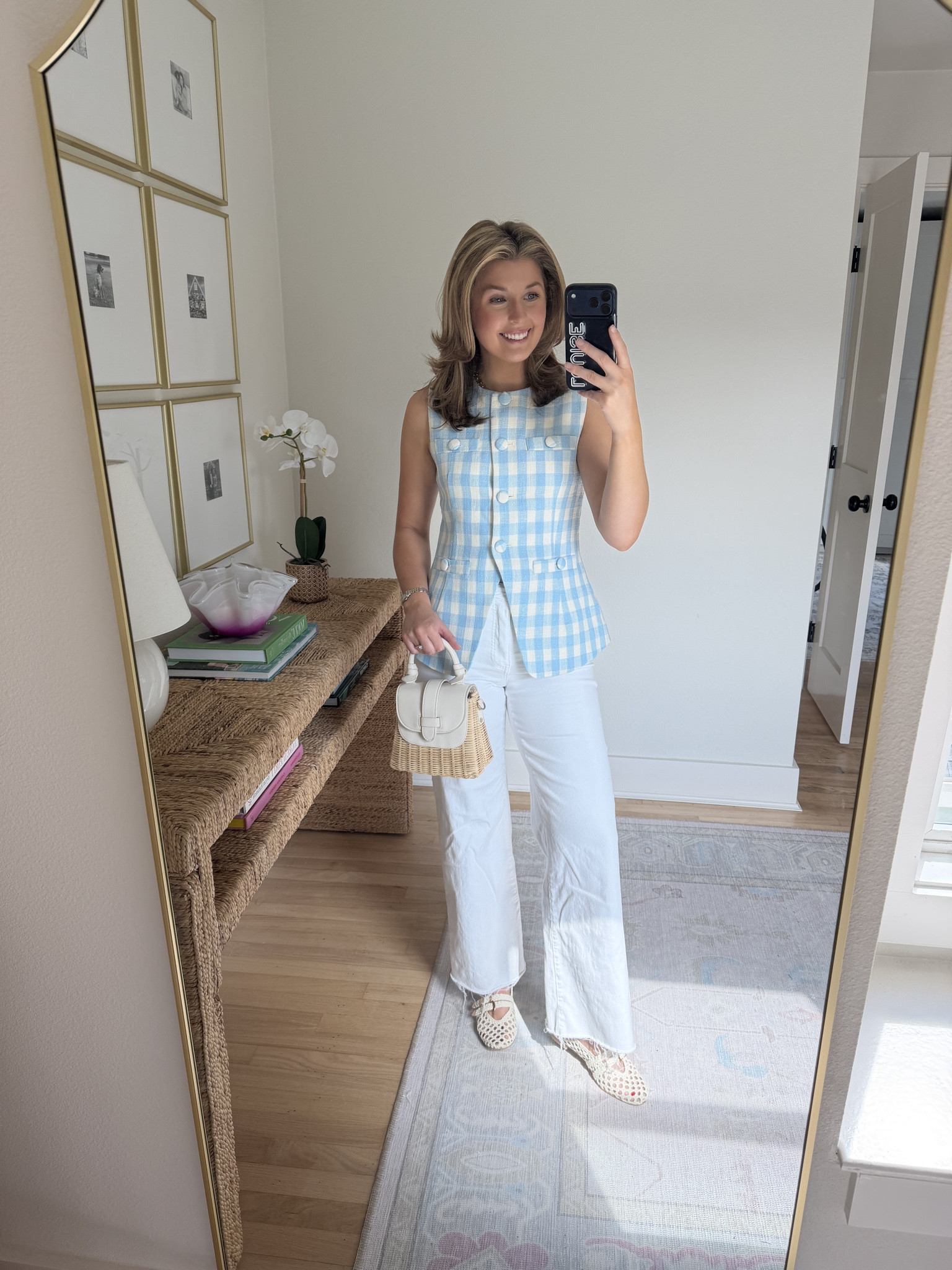 Cute summer outfit idea! Wearing a S in top