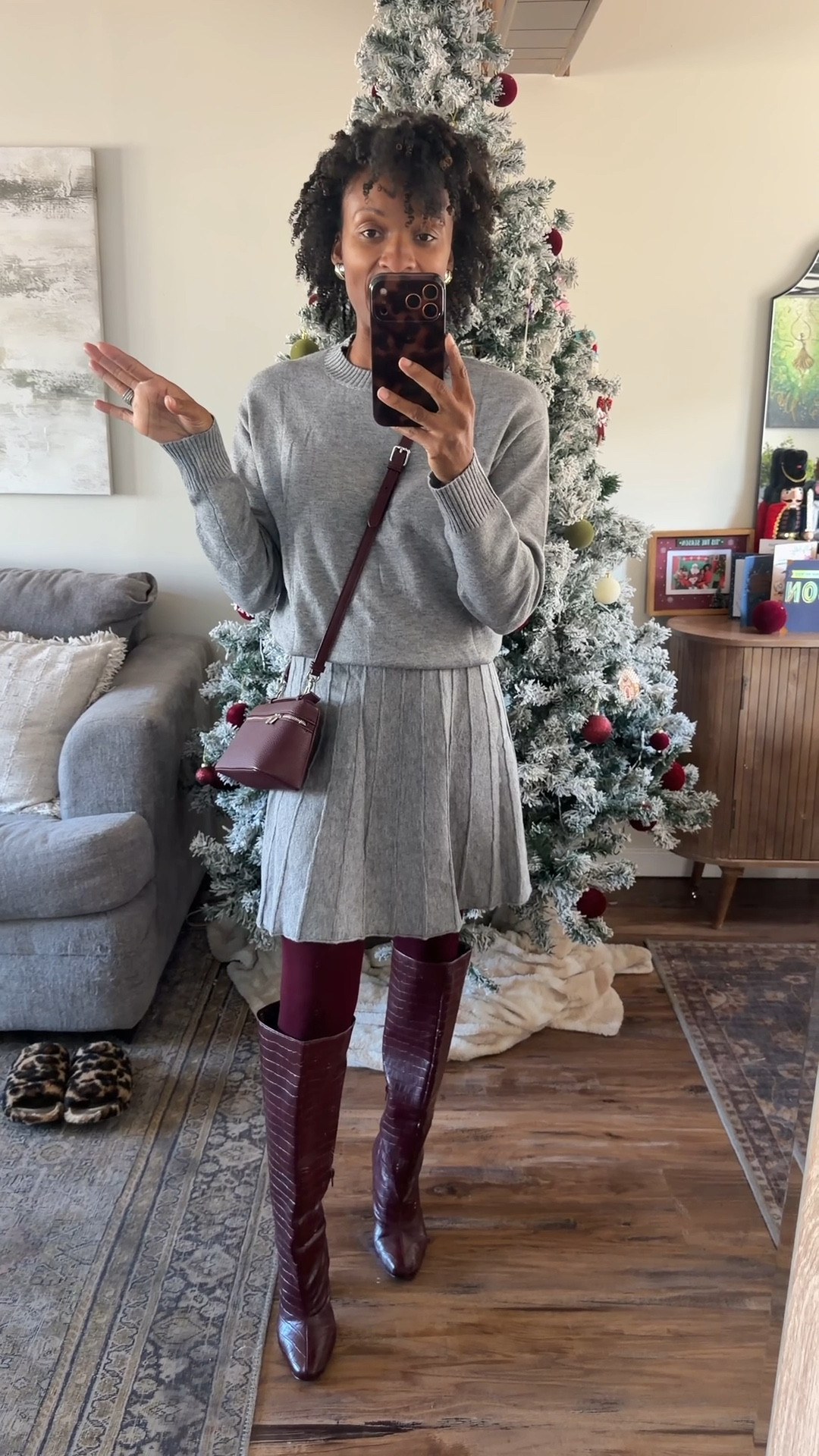 This set is EXTREMELY SOFT!  Cashmere like!  I’m wearing a small.  Under $50 and comes in sizes S-XXL.  Also comes in 18 other colorways and prints 