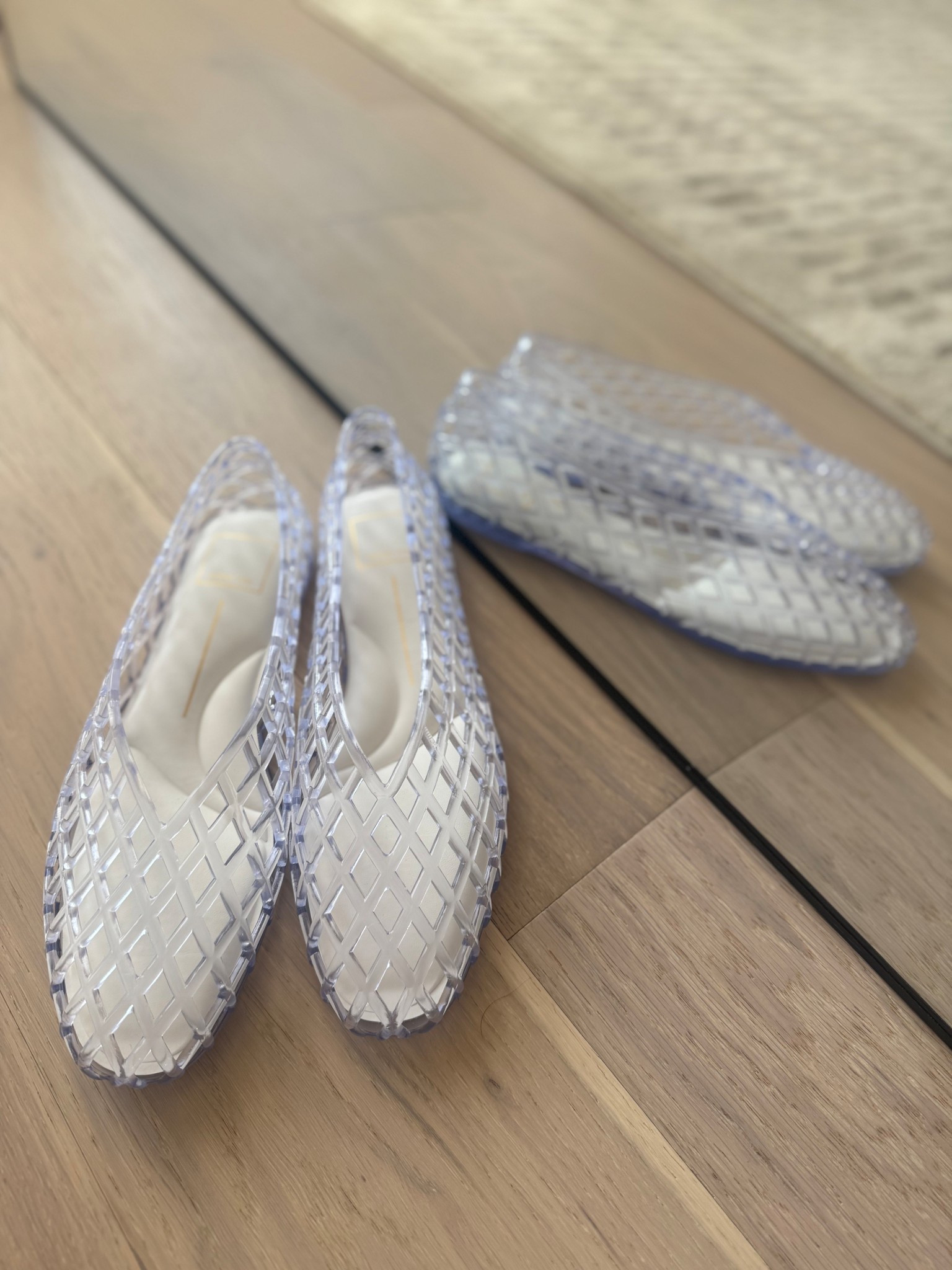 Jelly flats for summer 
Great for travel 

#LTKootd #LTKgrwm #LTKTravel