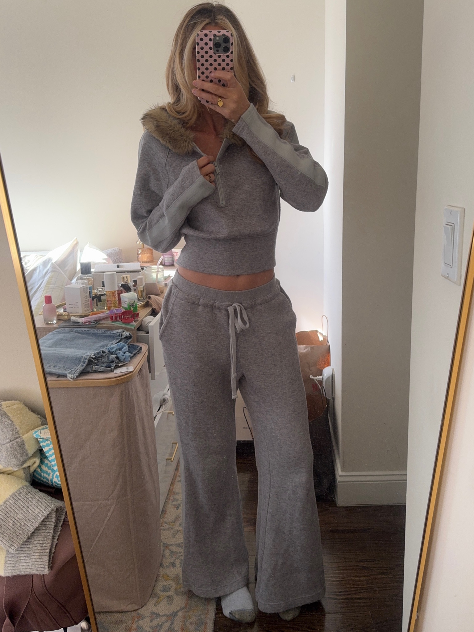 literally the cutest sweat set I’ve ever seen! Wearing size S. Im 5’10 and wearing low rise it’s the perfect lengthh

#LTKTall #LTKootd #LTKSeasonal