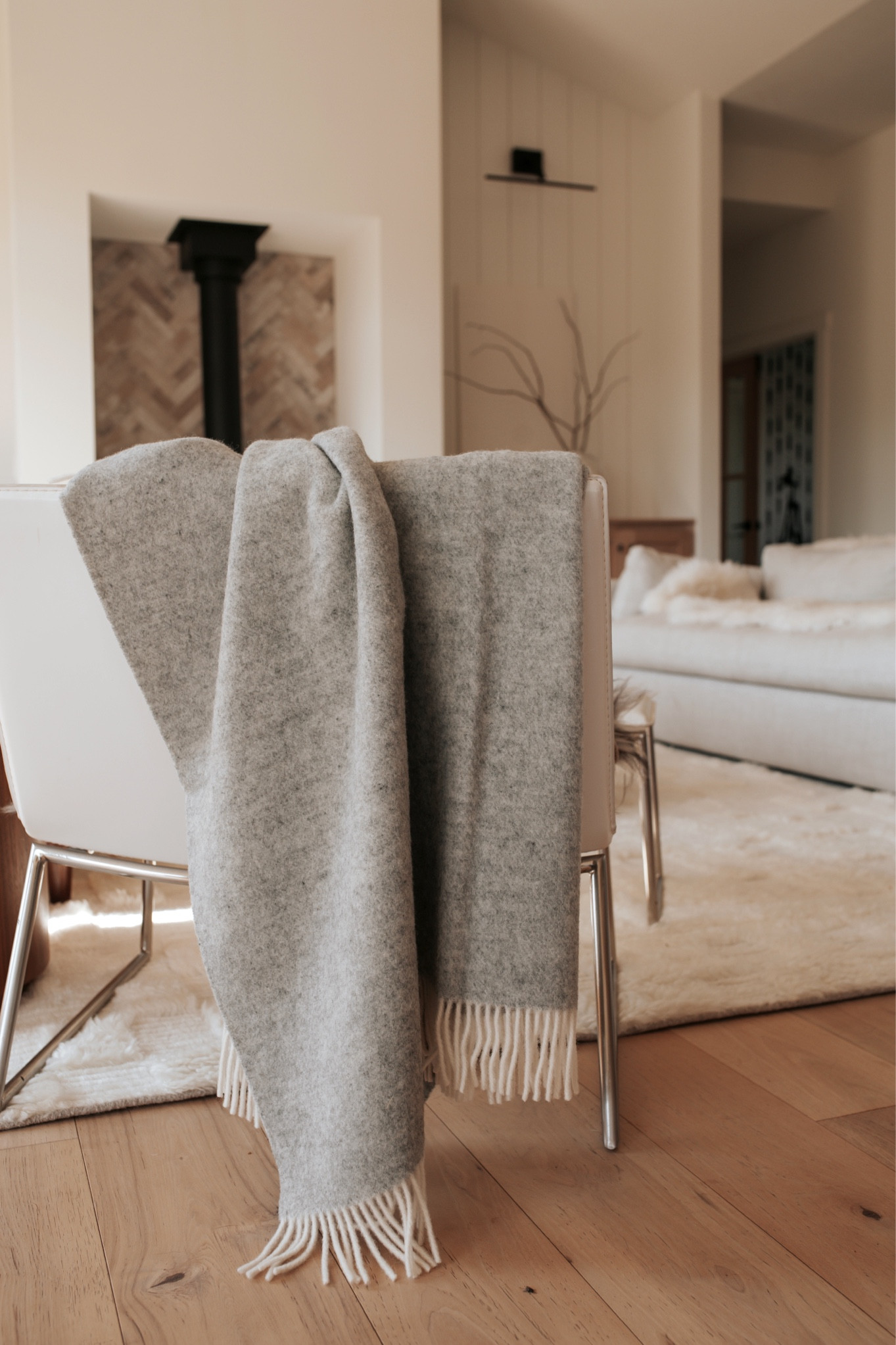 I don’t normally spend $250 on a throw blanket, but let me tell you…this pure wool blanket is my all time favorite and LUXURY! Fall is coming. 🖤🙌🏼

(The link shows a pillow, but it’s a blanket)

#LTKhome