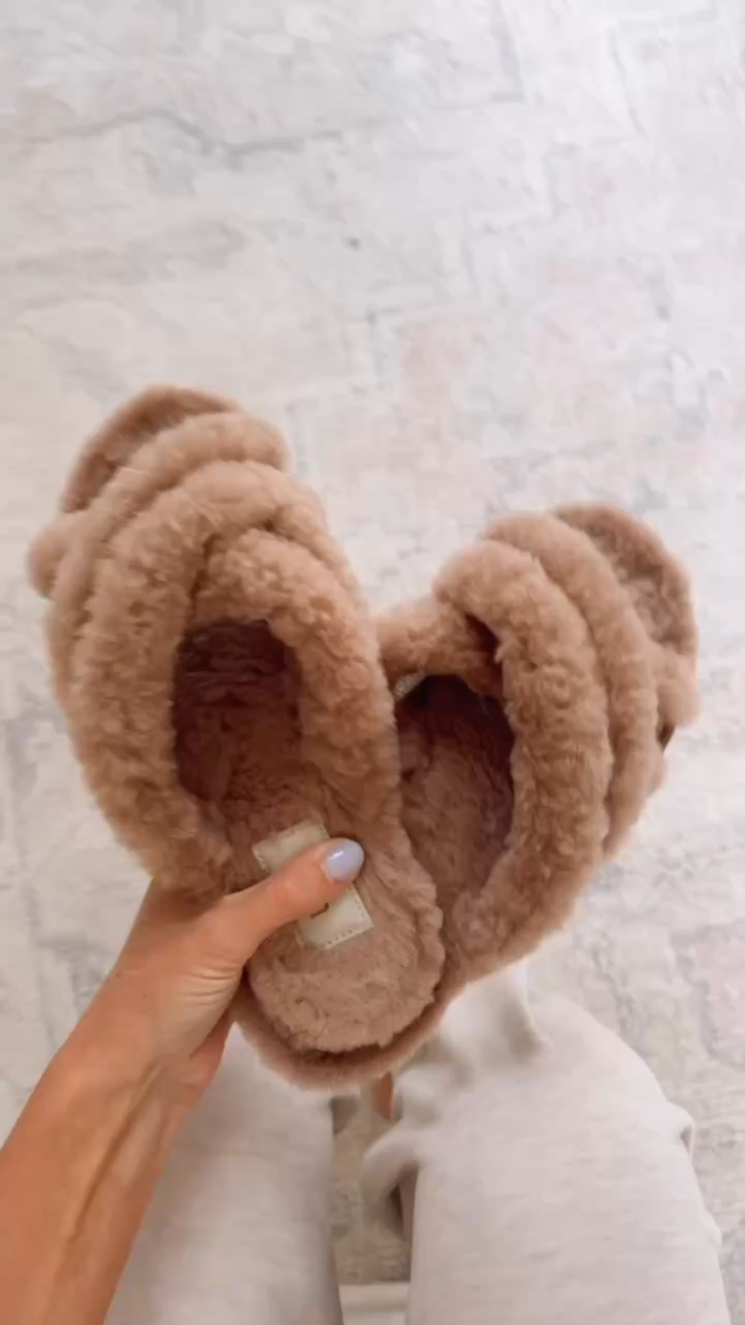 I got these Uggs from the NSale & have loved them! They make a great gift!

Loverly Grey, slippers, loungewear, gift ideas for her, uggs 

#LTKShoeCrush #LTKStyleTip