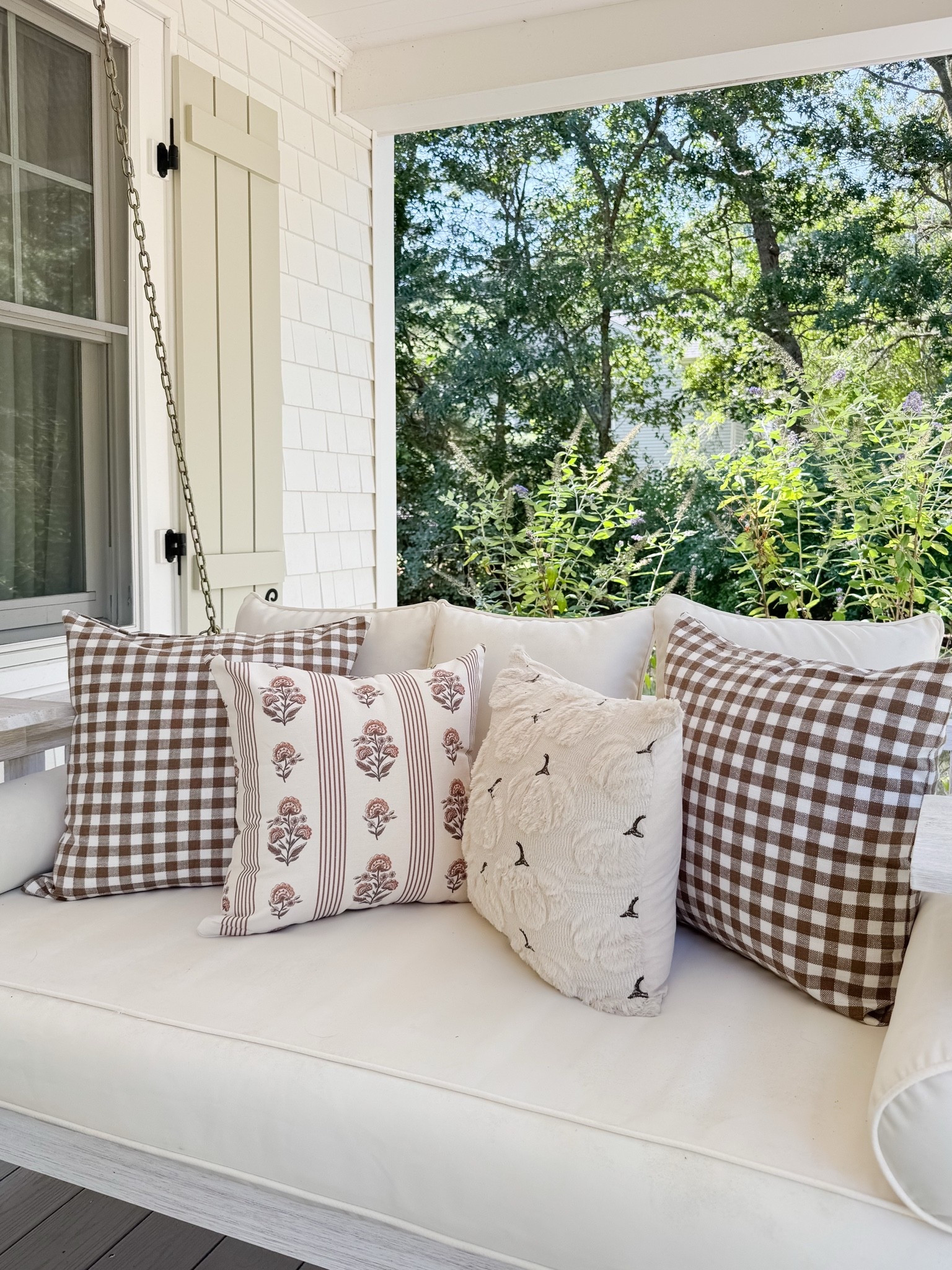 Fall Front Porch

Home  home decor  home favorites  spring front porch  spring home decor  seasonal decor  wreath  planters  area rug  coastal home pillows

#LTKHome #LTKSeasonal