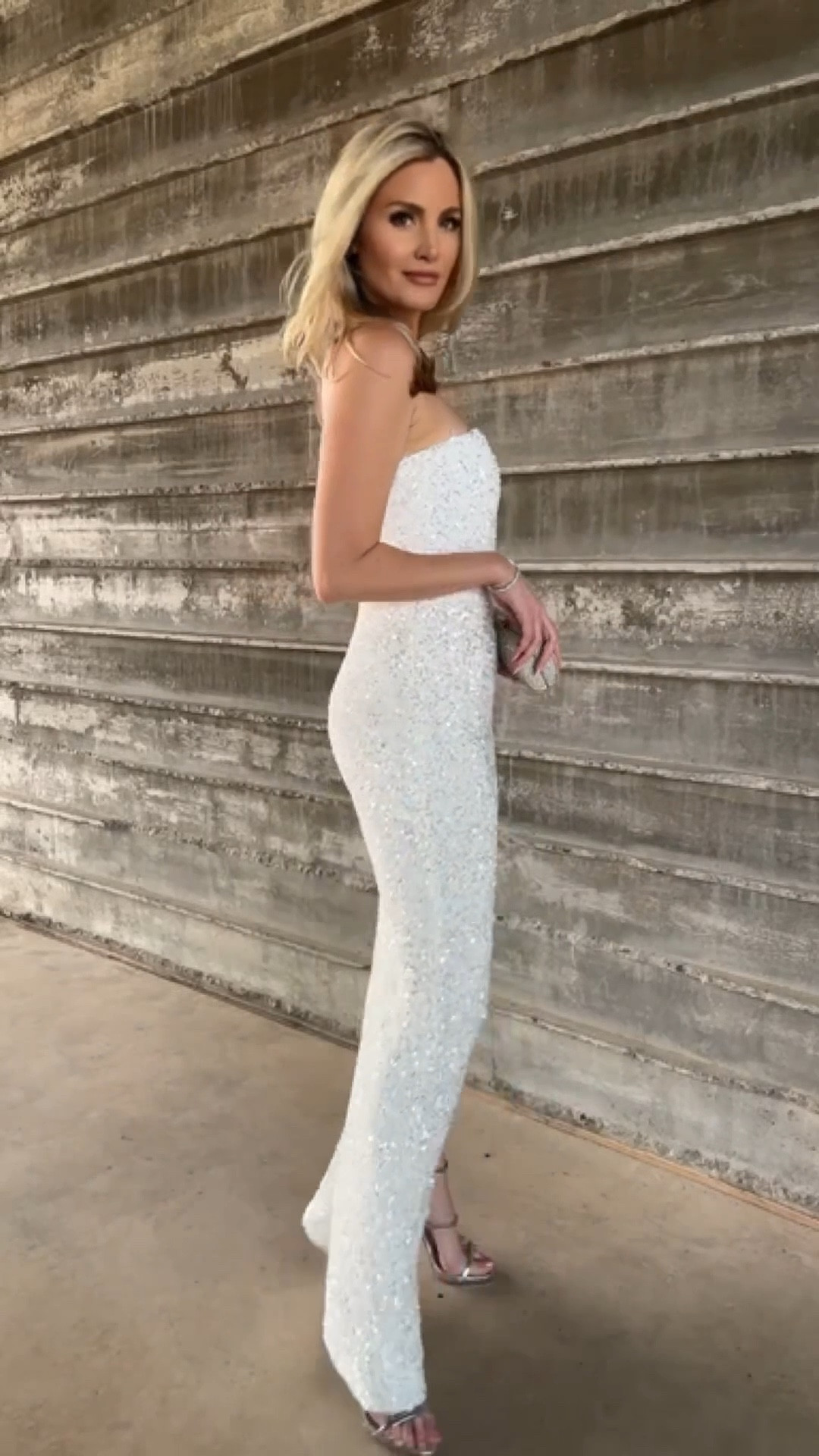 Classic evening look with a modern edge ✨
Strapless silhouette, subtle sparkle, and a timeless side slit—this is one of those never goes out of style dresses. Perfect for winter events, galas, weddings, or ringing in a new year feeling confident and polished. Chic, flattering, and effortlessly elevated.