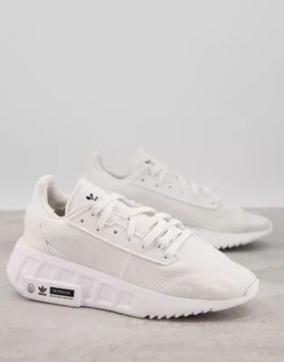 adidas Originals Geodiver sneakers in triple white | ASOS (Global)