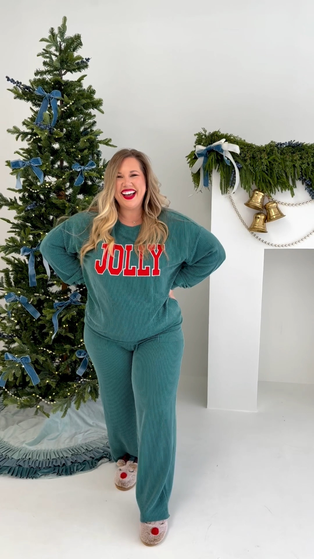 I love this holiday set so much I had to have it in two colors! Now I just need the pink one 😍

Comment JOLLY for the link and I’ll DM it to you! 


#LTKootd #LTKGiftGuide #LTKHoliday