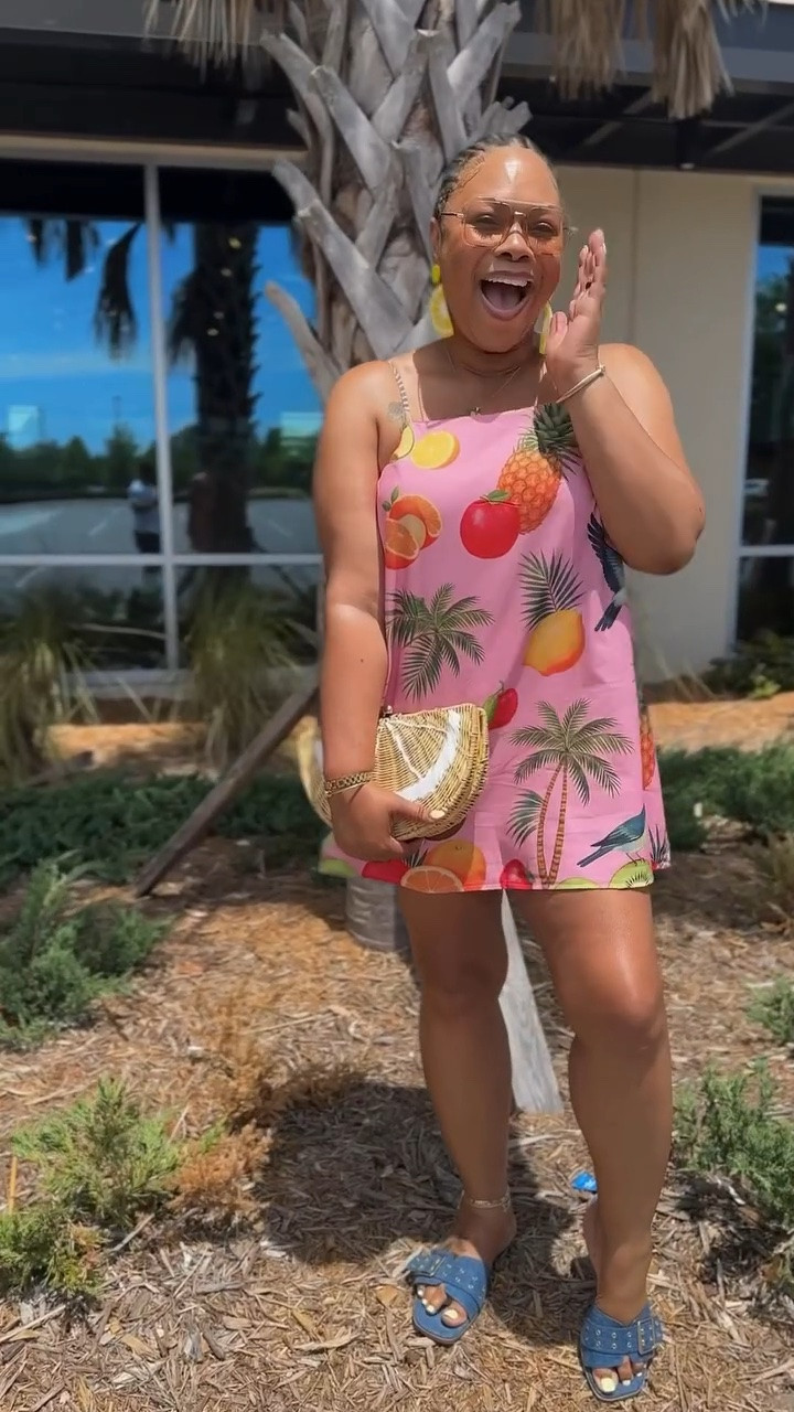 An OOTD with a side of 🍋 
#ootd #21living💚 #vacay