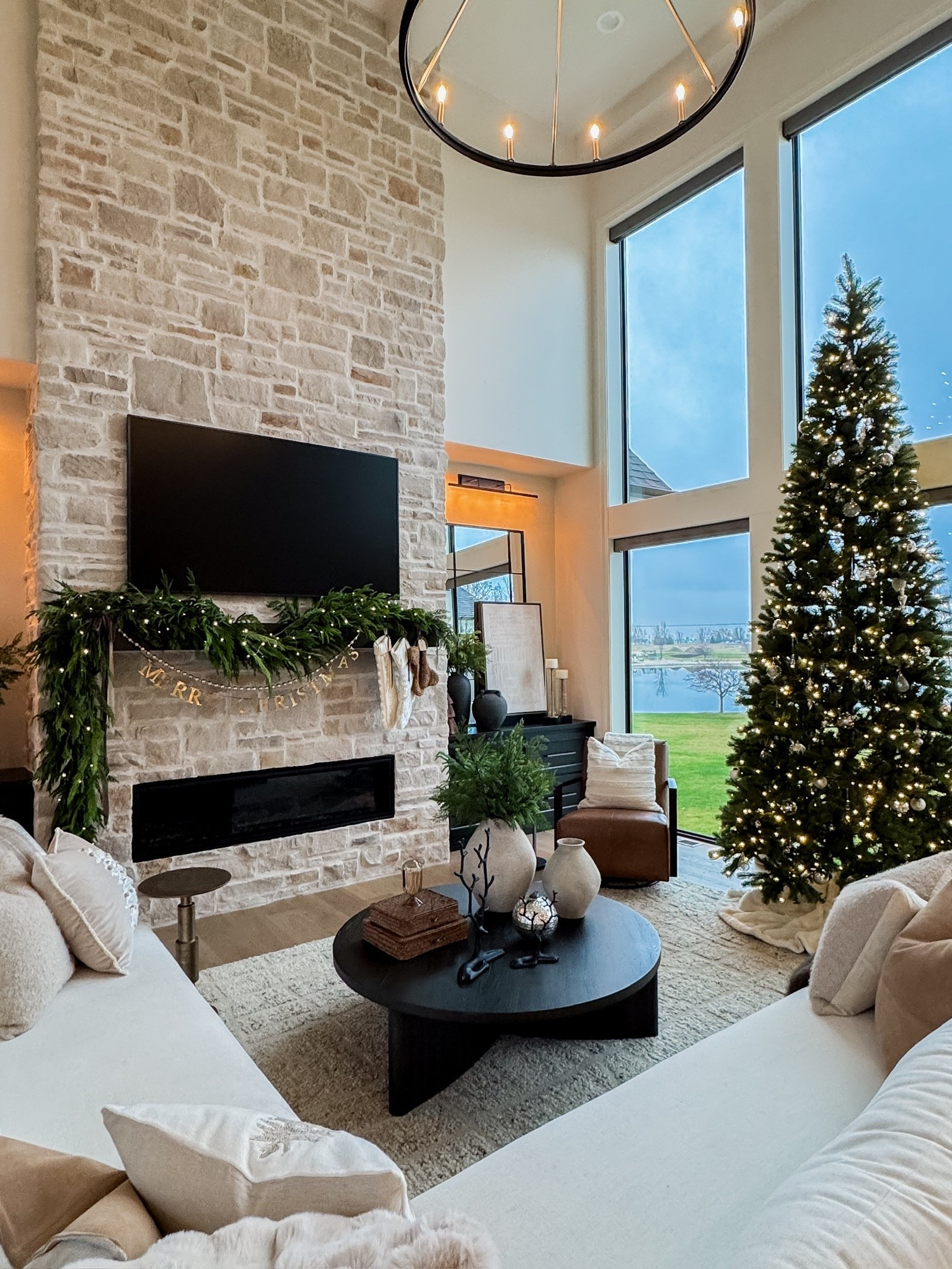 Decked out and holiday ready. 🎄

#homedecor #holidaydecor 

#LTKHoliday #LTKSeasonal #LTKHome