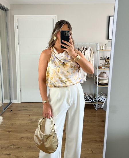 Last nights dinner outfit!

I’m wearing a size 10 in the top but I would say it comes up big so could easily size down!

My trousers are old Missguided so I’ve linked similar

Dinner outfit, river island, white trousers, gold accessories, summer outfit, summer look


#LTKsummer #LTKstyletip