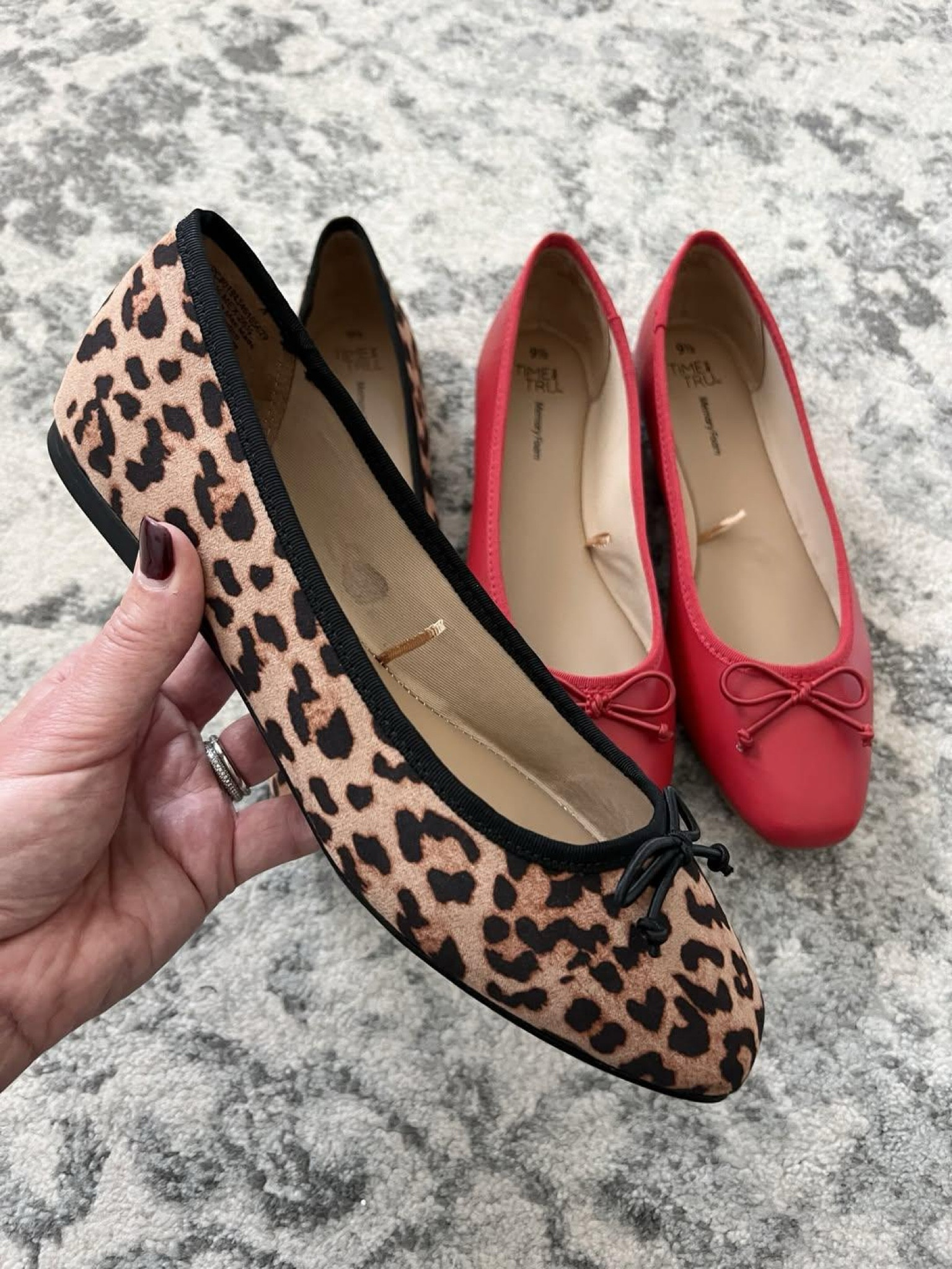 Trendy Flats For Fall/Winter

Winter shoes  ballet flats  leopard print flats  red flats  trendy flats  fall shoes  affordable flats  winter shoes  FitMommingg

#LTKStyleTip #LTKSeasonal #LTKShoeCrush