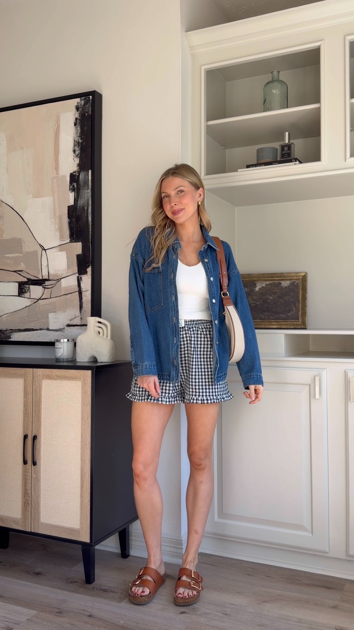 Cute but comfy everyday mom outfit | M in shorts, S tee + M denim shirt

 

 