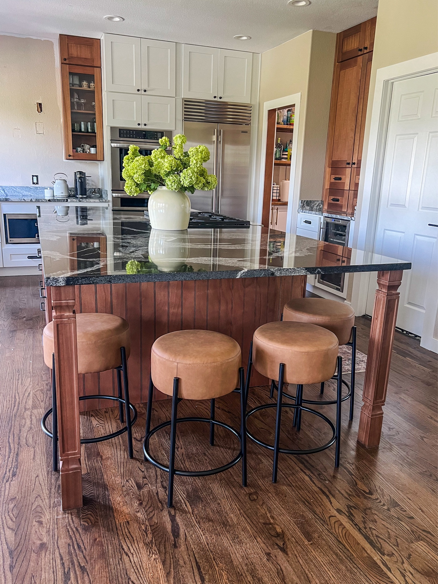 Gorgeous leather barstools from Amazon

#LTKFindsUnder100 #LTKFamily #LTKHome